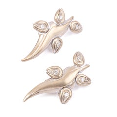 Orecchini "Hommage" di Giancarlo Montebello in oro grigio 18 K e diamanti