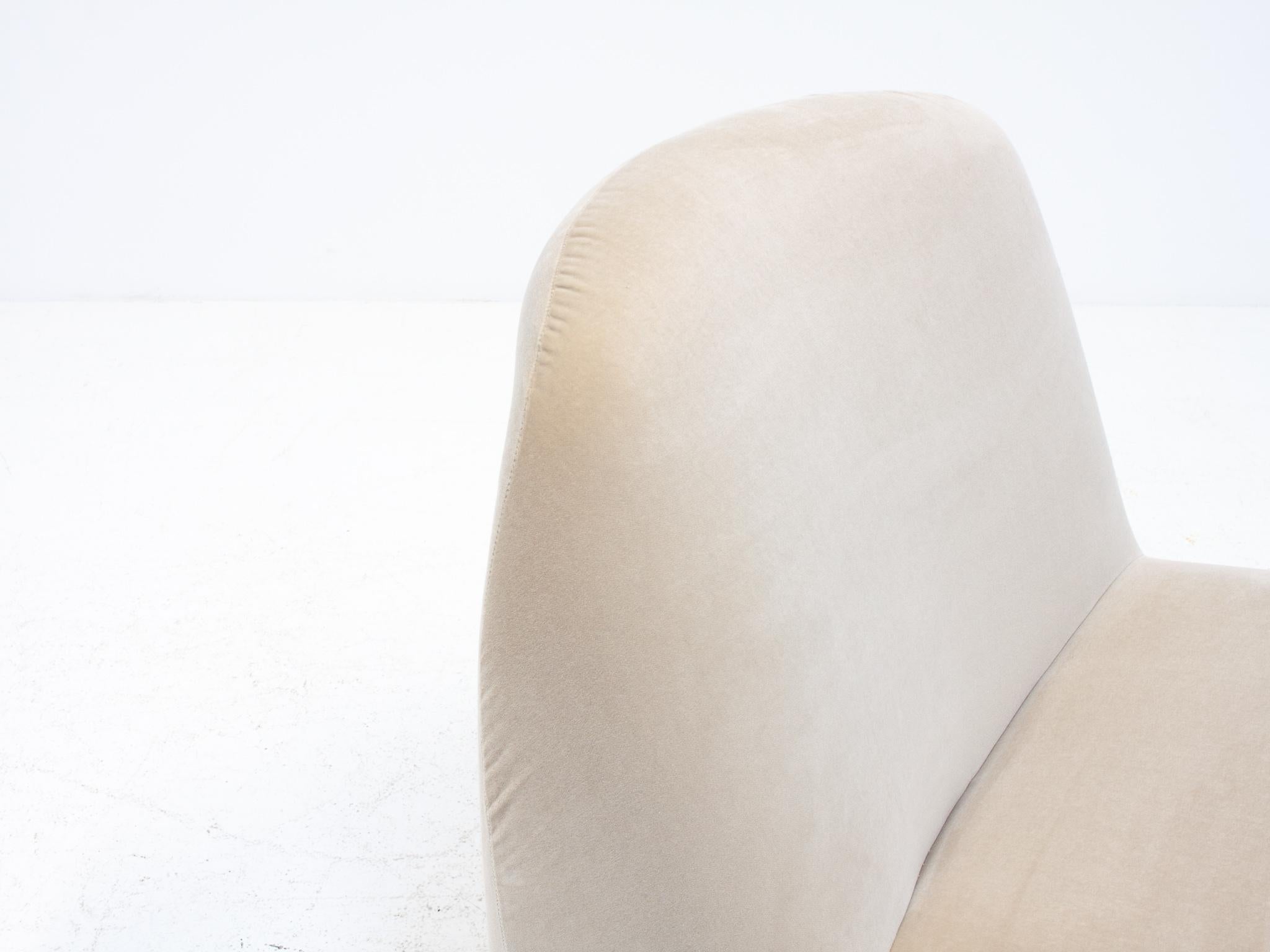 Giancarlo Piretti “Alky” Chair in New Velvet, Artifort, 1970s, *Customizable* 5