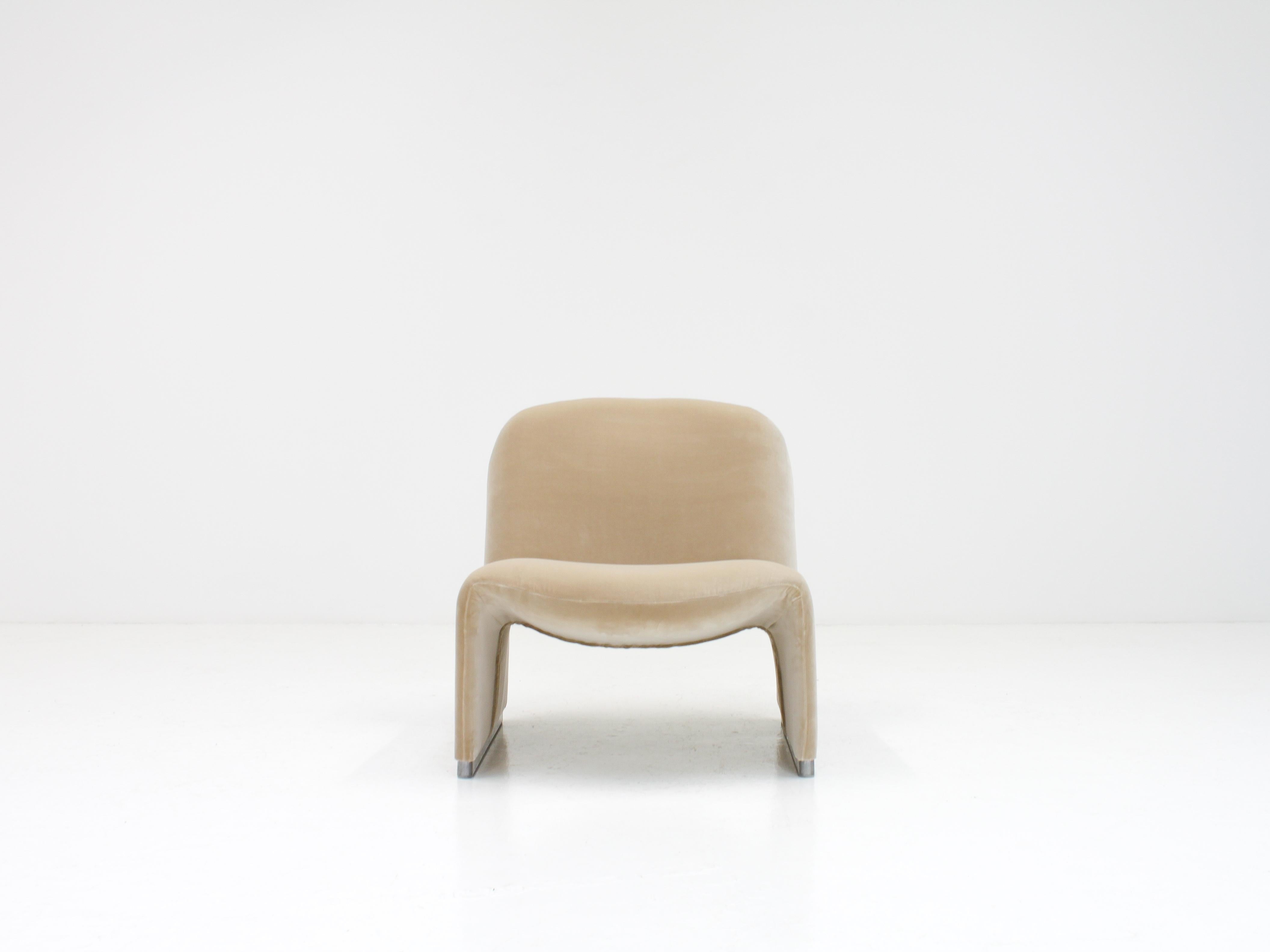 Dutch Giancarlo Piretti “Alky” Chair in New Velvet, Artifort, 1970s, *Customizable*