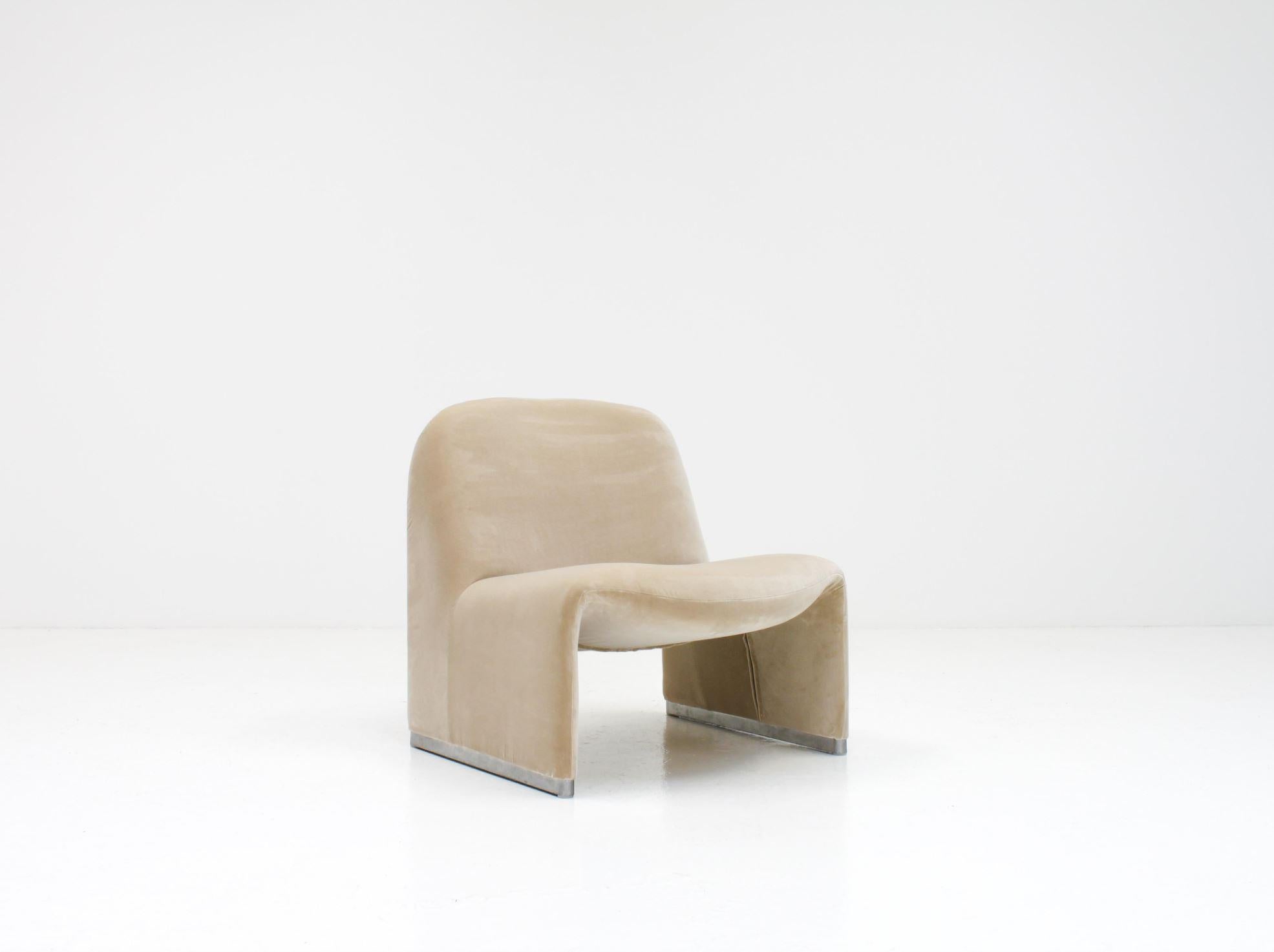 Steel Giancarlo Piretti “Alky” Chair in New Velvet, Artifort, 1970s, *Customizable* For Sale