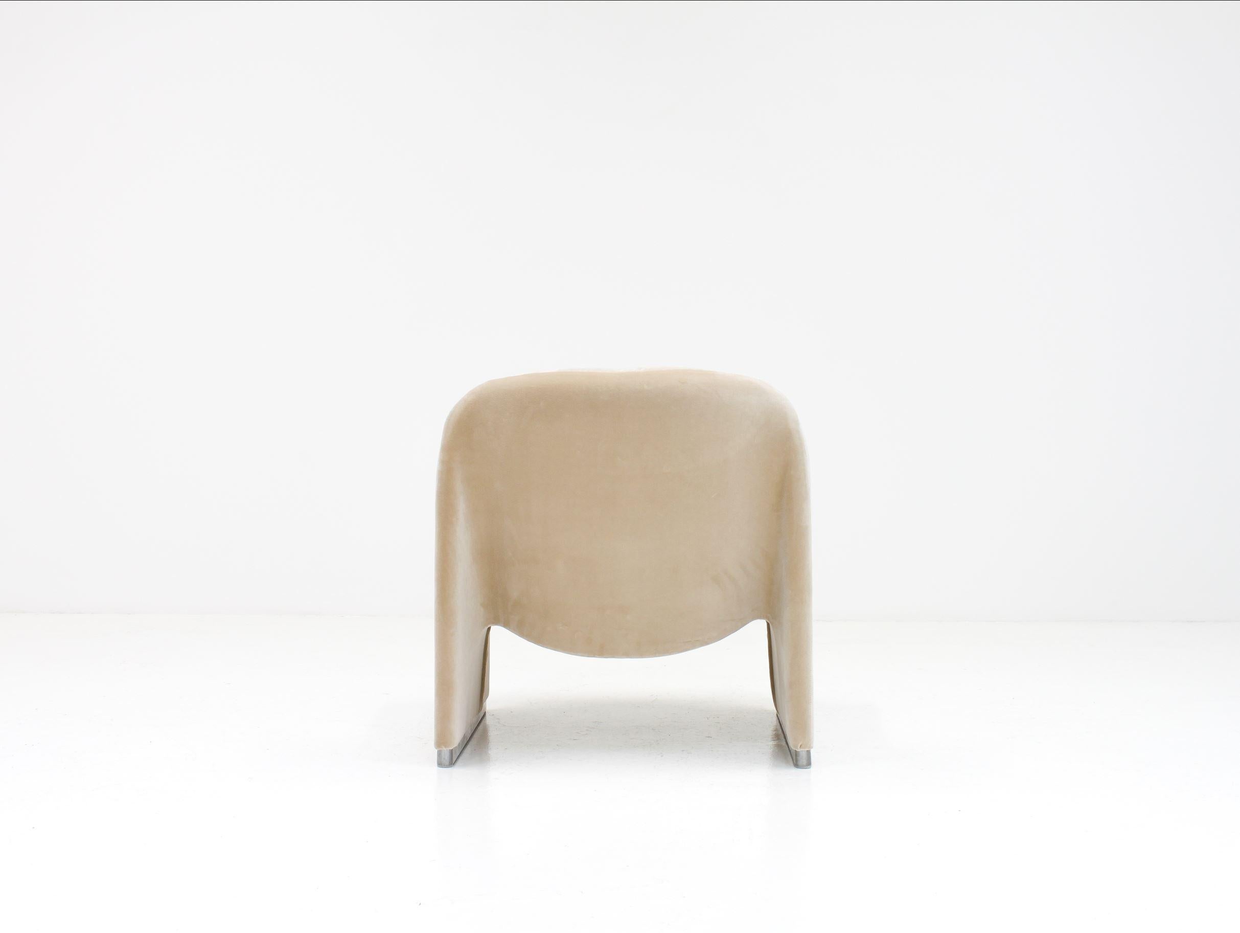 Giancarlo Piretti “Alky” Chair in New Velvet, Artifort, 1970s For Sale 3