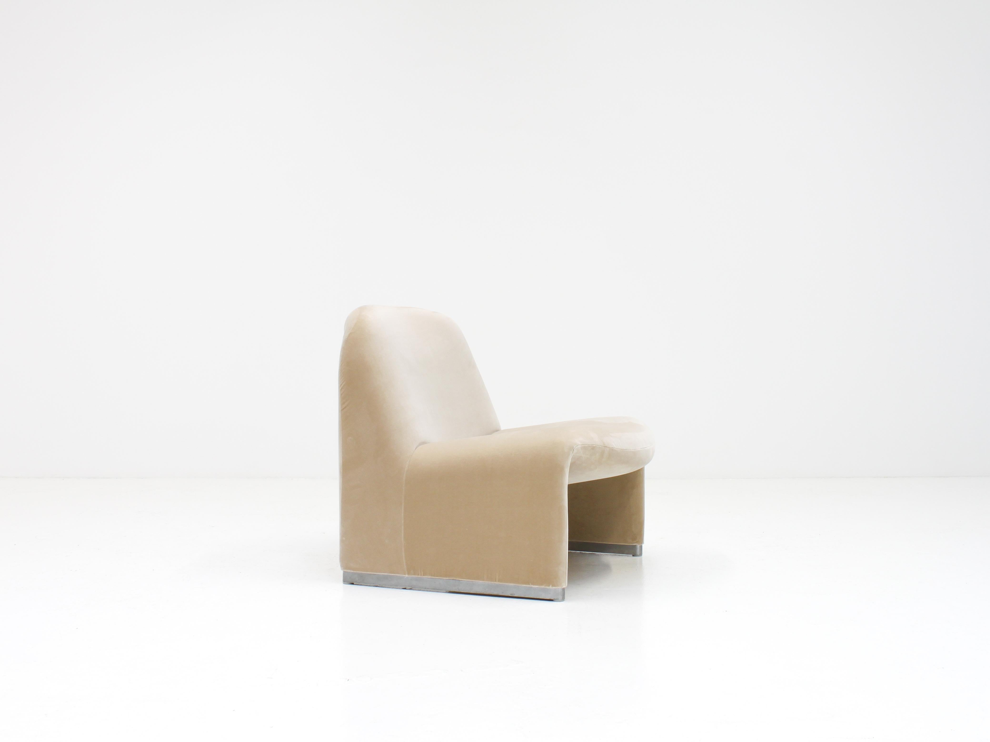 Giancarlo Piretti “Alky” Chair in New Velvet, Artifort, 1970s For Sale 5