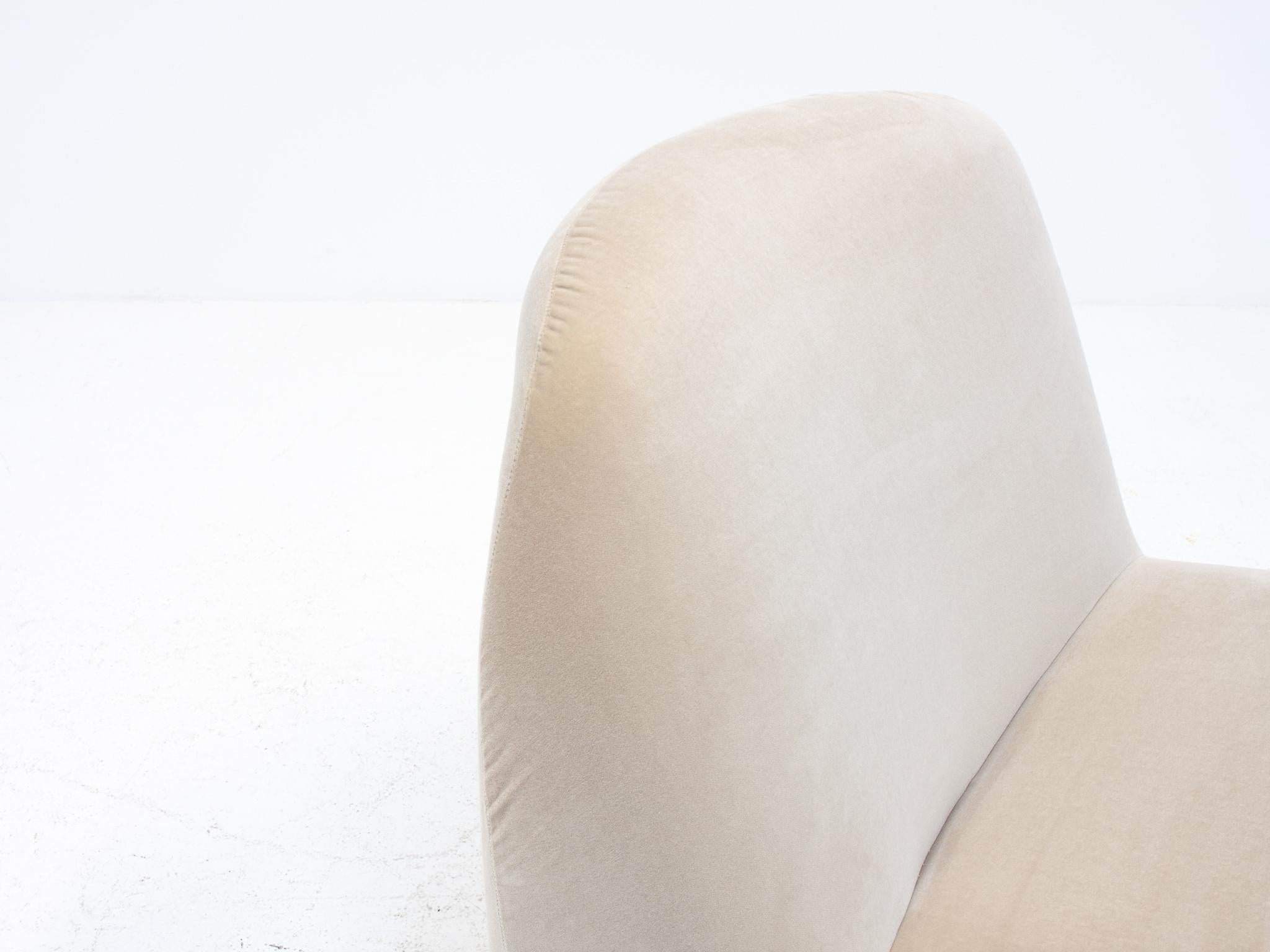 Giancarlo Piretti “Alky” Chair in New Velvet, Artifort, 1970s For Sale 6