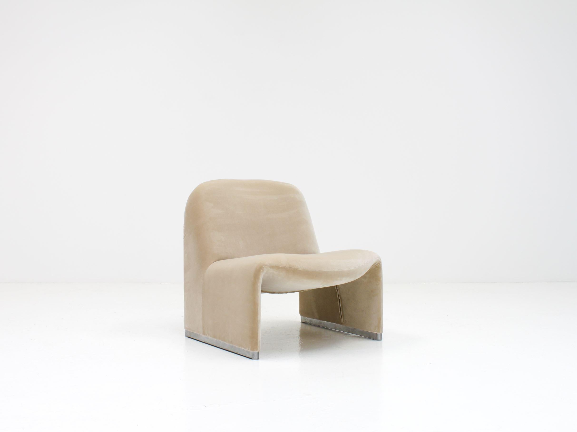 Steel Giancarlo Piretti “Alky” Chair in New Velvet, Artifort, 1970s For Sale