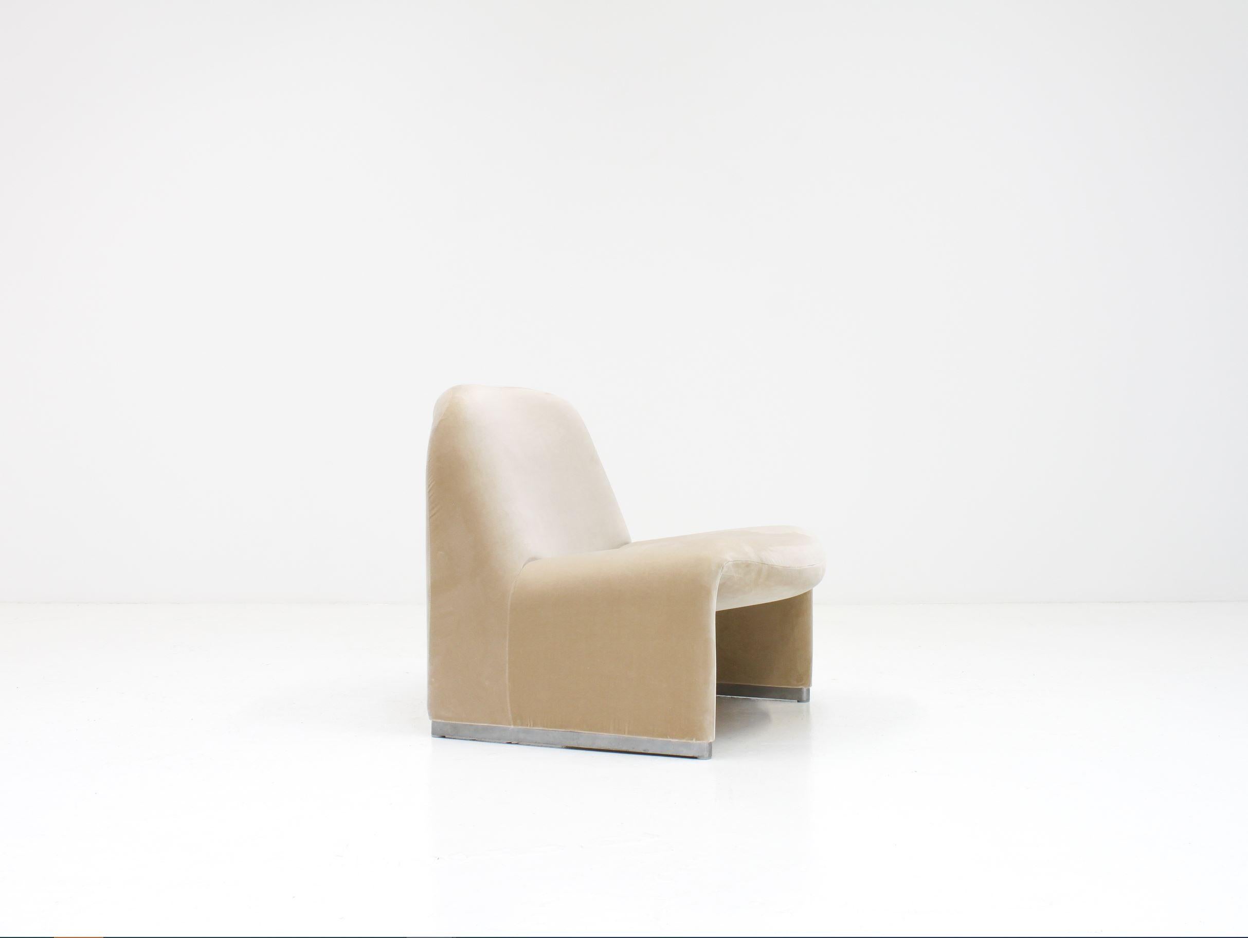 Giancarlo Piretti “Alky” Chair in New Velvet, Artifort, 1970s For Sale 2