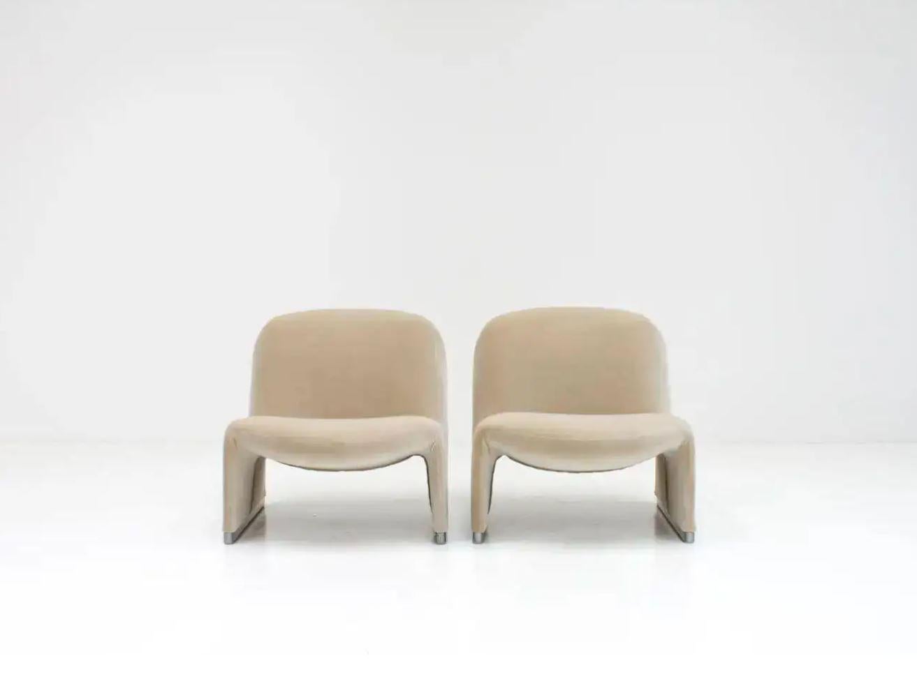 Dutch Giancarlo Piretti “Alky” Chairs in New Velvet, Artifort, 1970s