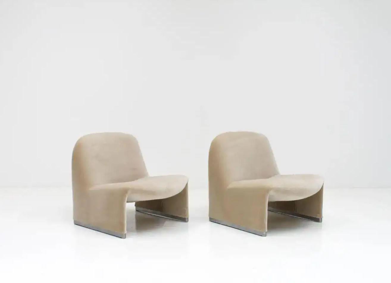 Giancarlo Piretti “Alky” Chairs in New Velvet, Artifort, 1970s In Good Condition In London Road, Baldock, Hertfordshire