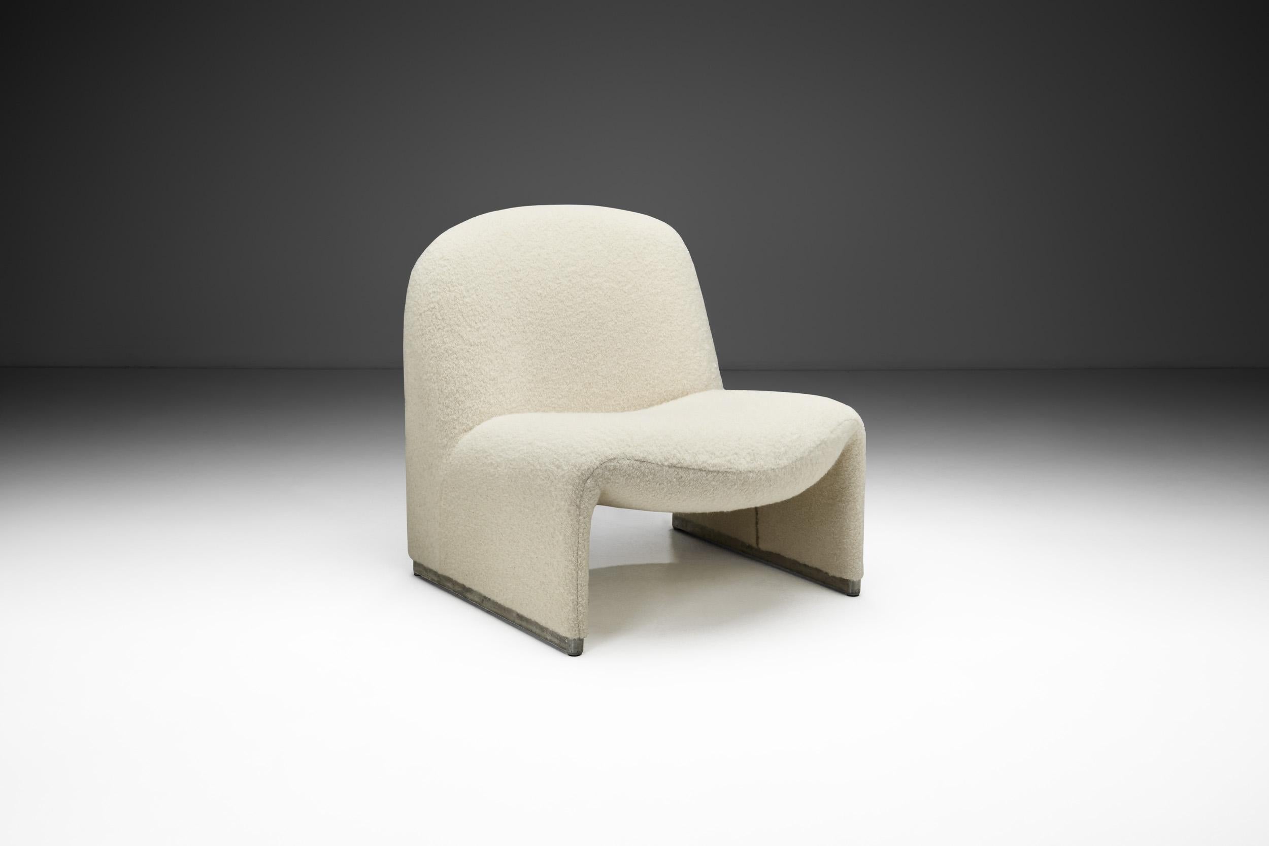 Le designer italien Giancarlo Piretti s'est imposé comme une figure de proue du design mobilier de l'après-guerre, connu pour combiner ingéniosité technique et formes sculpturales. Collaborateur de longue date de Castelli, Piretti a développé