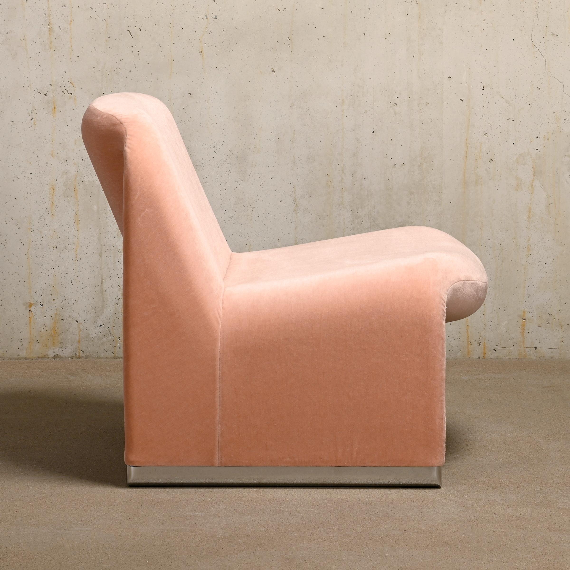 Italian Giancarlo Piretti Alky Lounge Chair in Pink Velvet Fabric for Anonima Castelli
