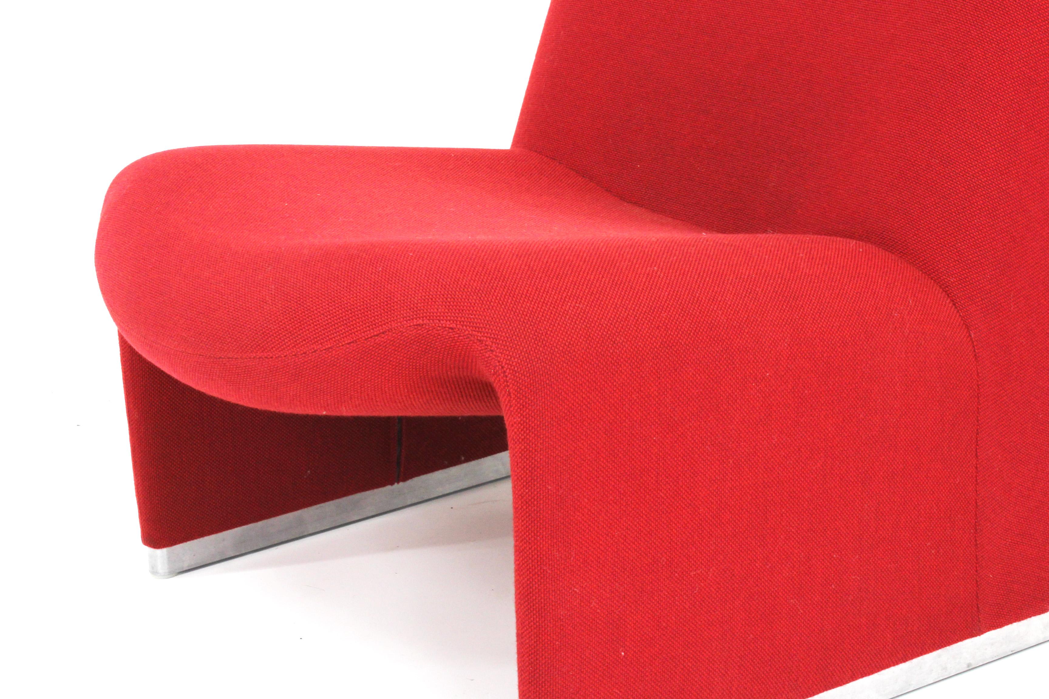 Late 20th Century Giancarlo Piretti Alky Lounge Chair in Red / Magenta Fabric for Anonima Castelli