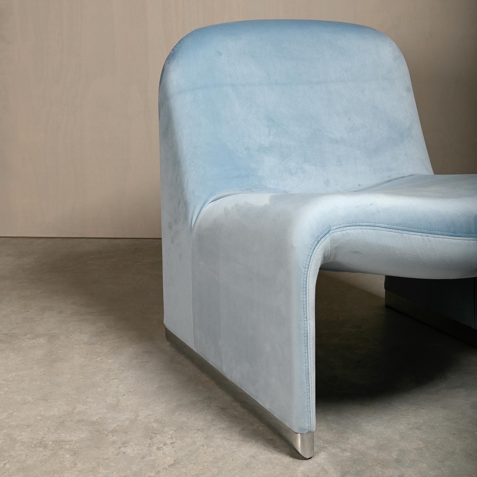 Giancarlo Piretti Alky Lounge Chair in Sky Blue Velvet for Anonima Castelli For Sale 3