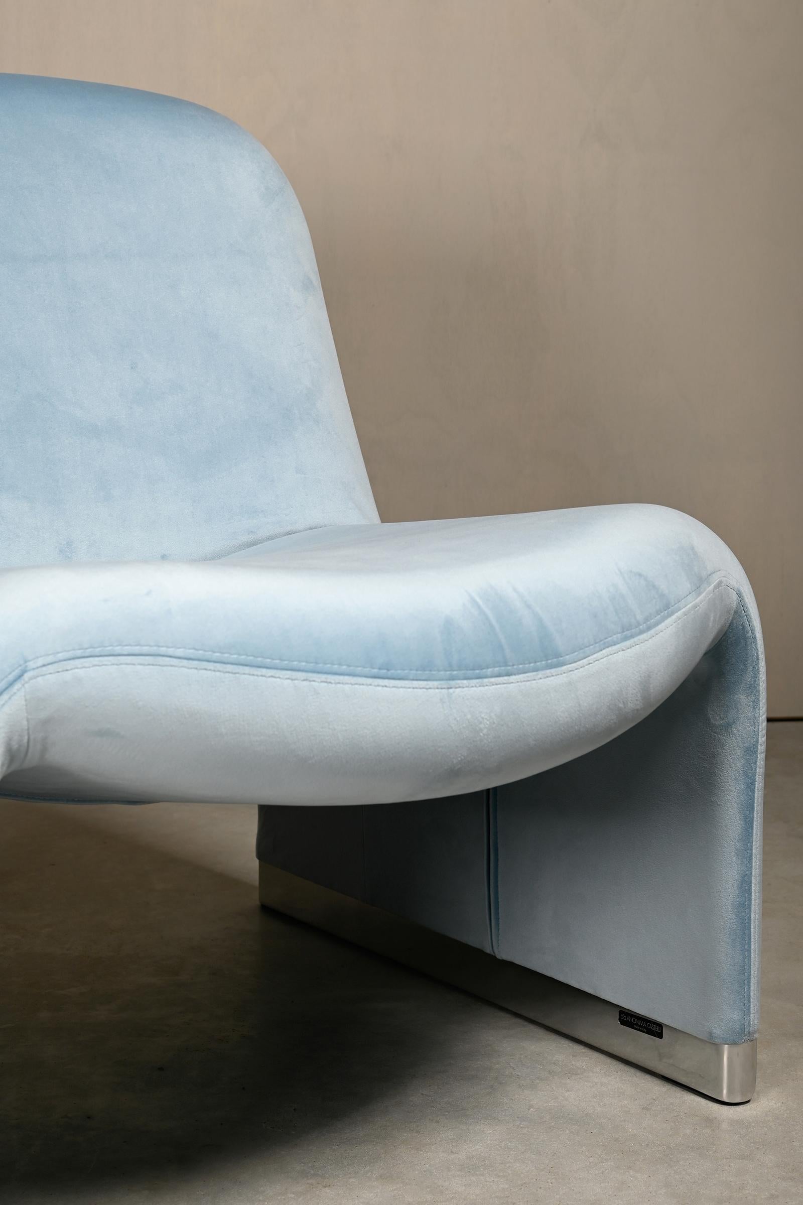 Giancarlo Piretti Alky Lounge Chair in Sky Blue Velvet for Anonima Castelli For Sale 4