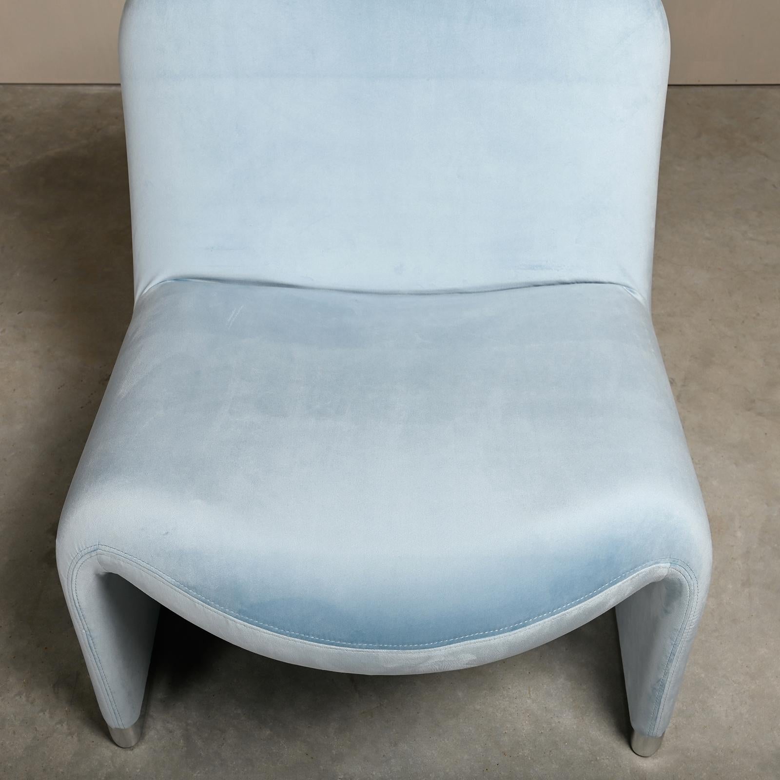 Giancarlo Piretti Alky Lounge Chair in Sky Blue Velvet for Anonima Castelli For Sale 1