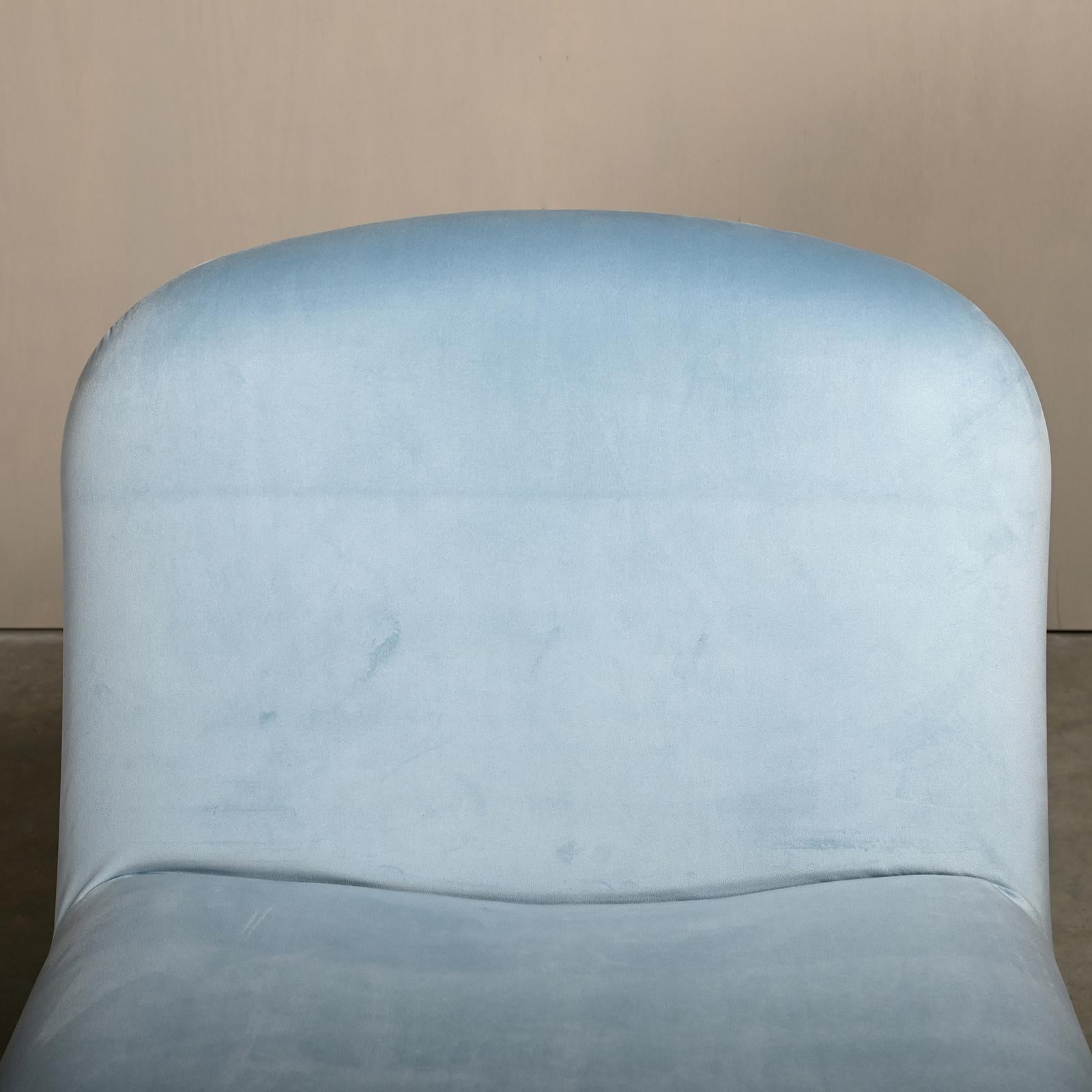 Giancarlo Piretti Alky Lounge Chair in Sky Blue Velvet for Anonima Castelli For Sale 2
