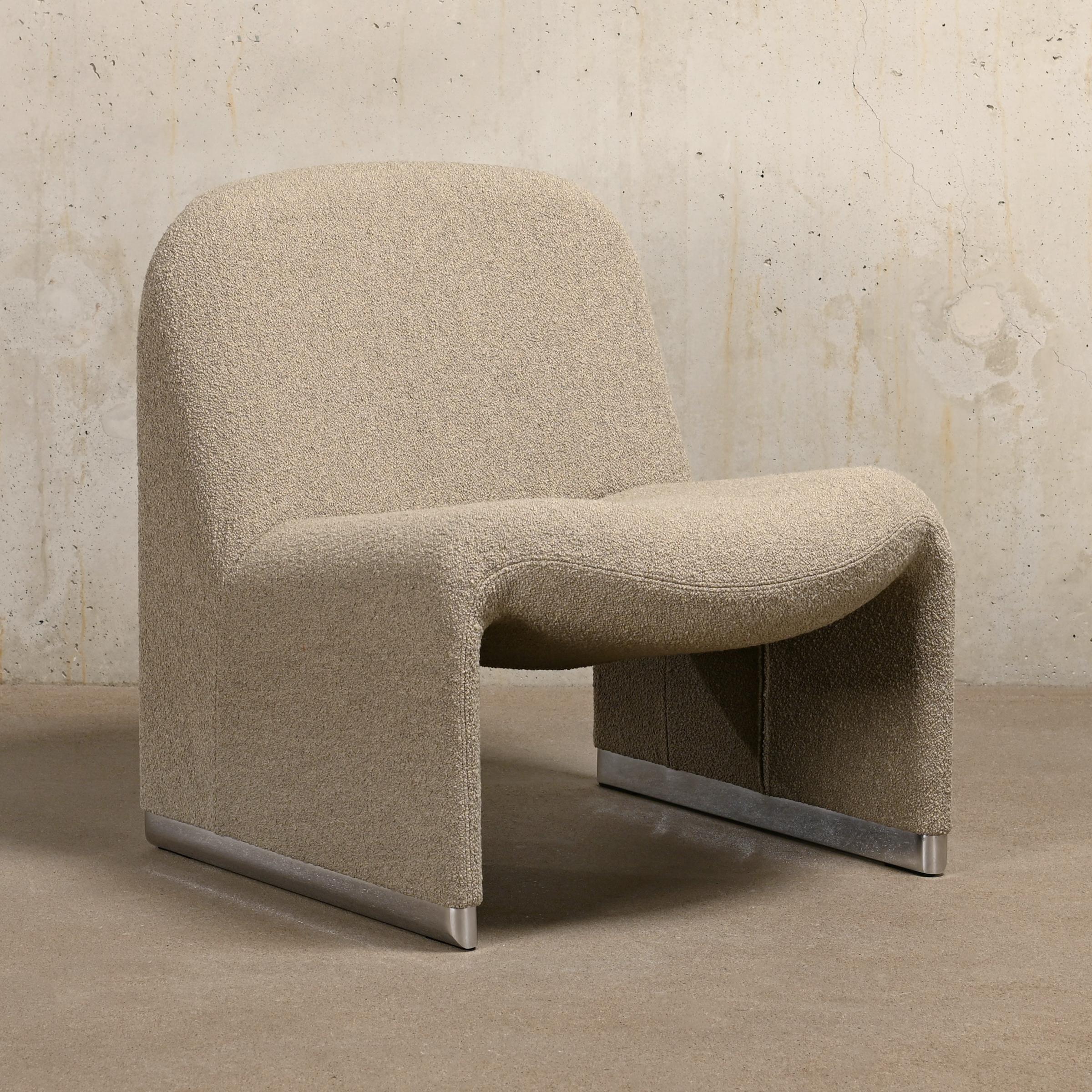 Iconic Alky lounge chair designed by Giancarlo Piretti in the sixties for Anonima Castelli, Italy. The shape of the chair is construct with foam printed direct on a metal frame with elastic bands, to ensure comfort and stability. The chair is