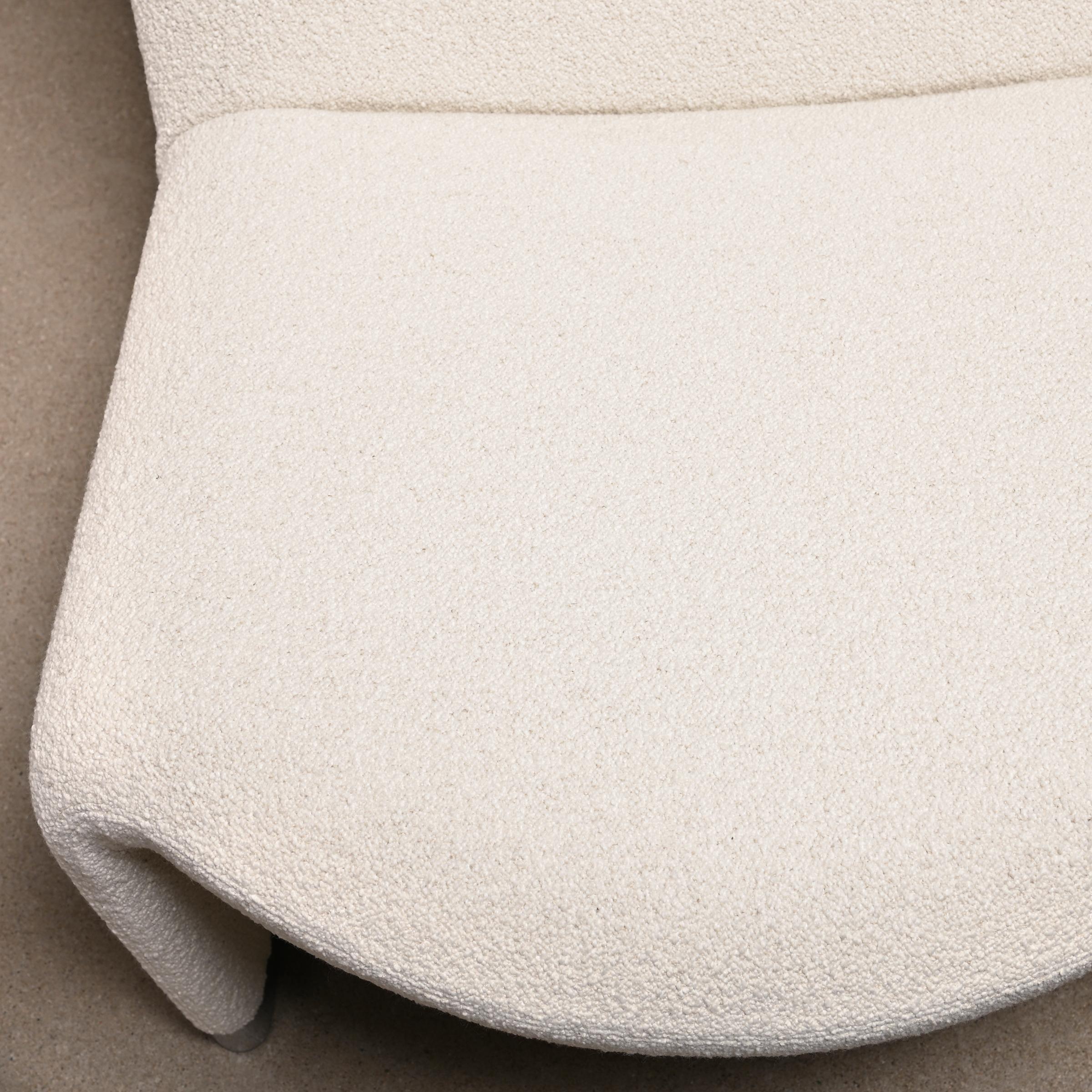 Metal Giancarlo Piretti Alky Lounge Chair in White Bouclé Fabric for Anonima Castelli For Sale