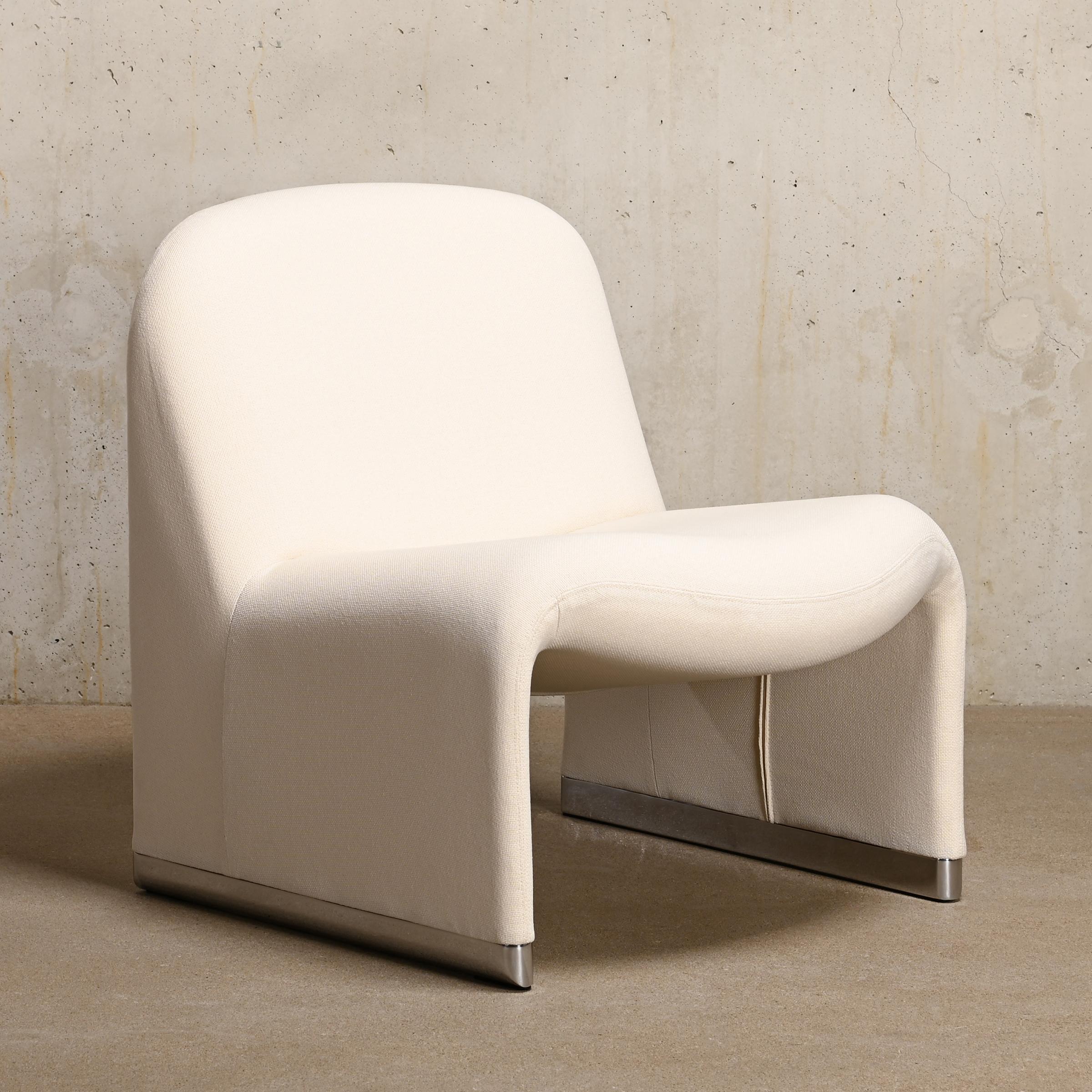 Italian Giancarlo Piretti Alky Lounge Chair in White Fabric for Anonima Castelli For Sale