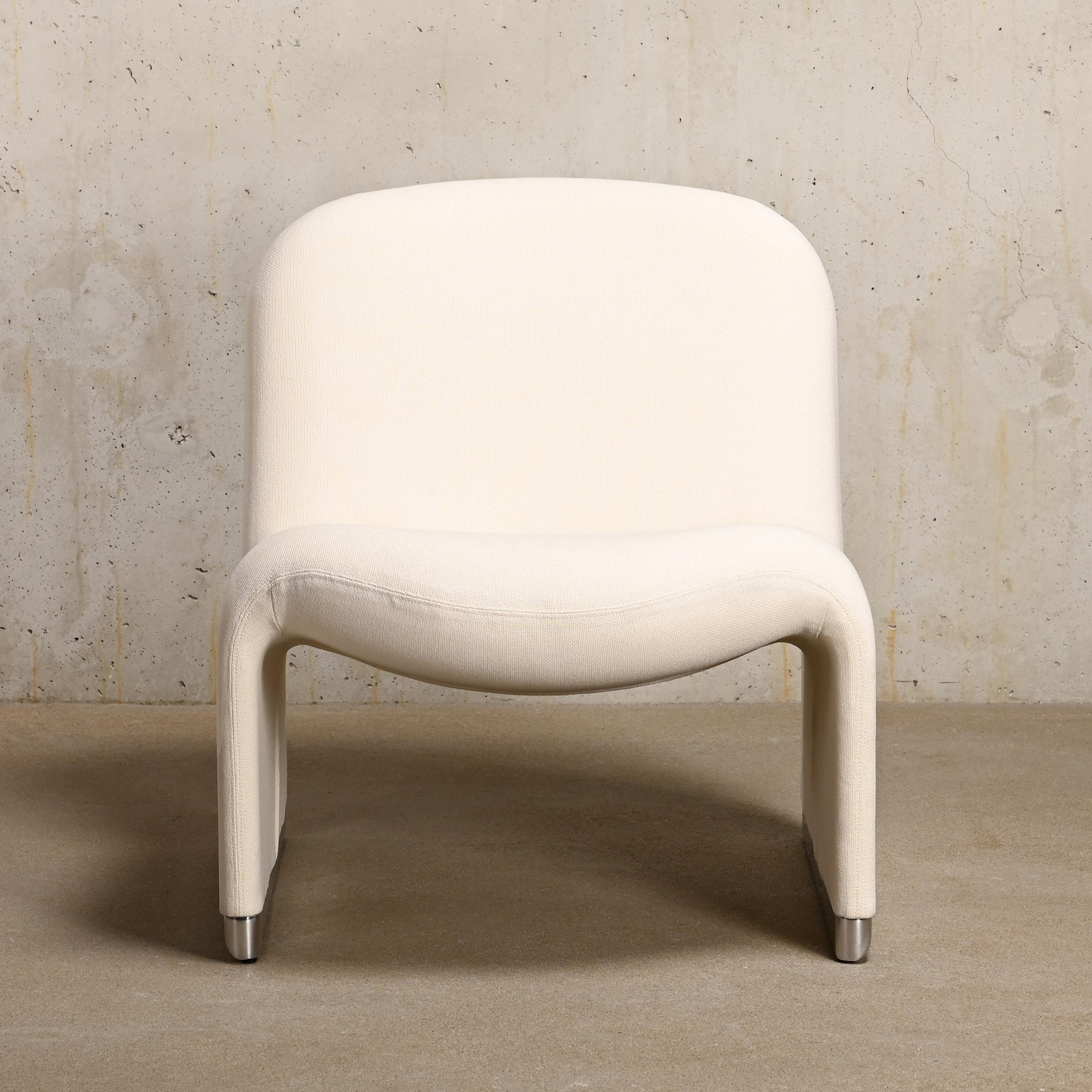 Giancarlo Piretti Alky Lounge Chair in White Fabric for Anonima Castelli In Excellent Condition For Sale In Amsterdam, NL