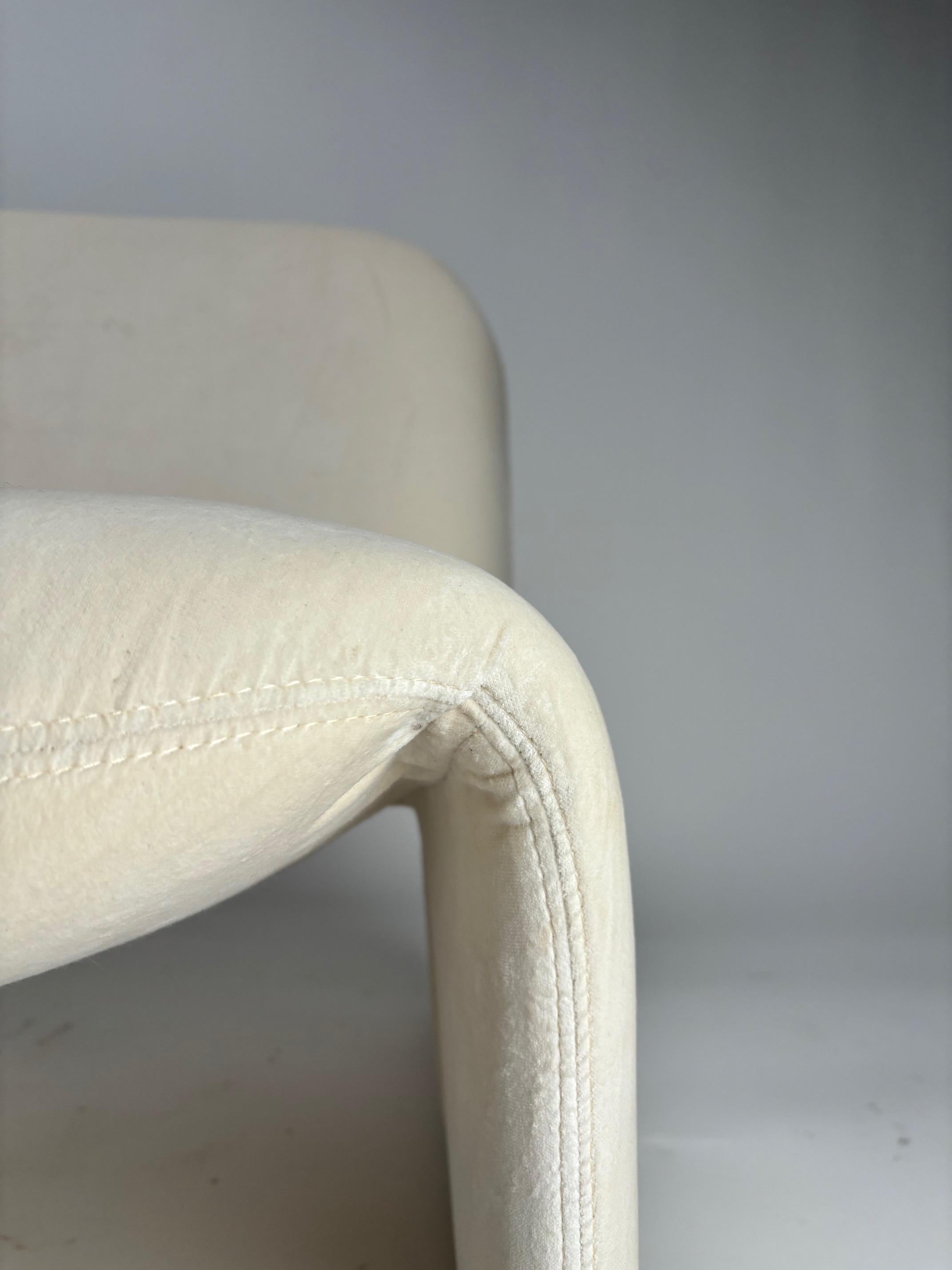 Italian Giancarlo Piretti Alky Lounge Chair in White Velvet for Anonima Castelli, Italy For Sale