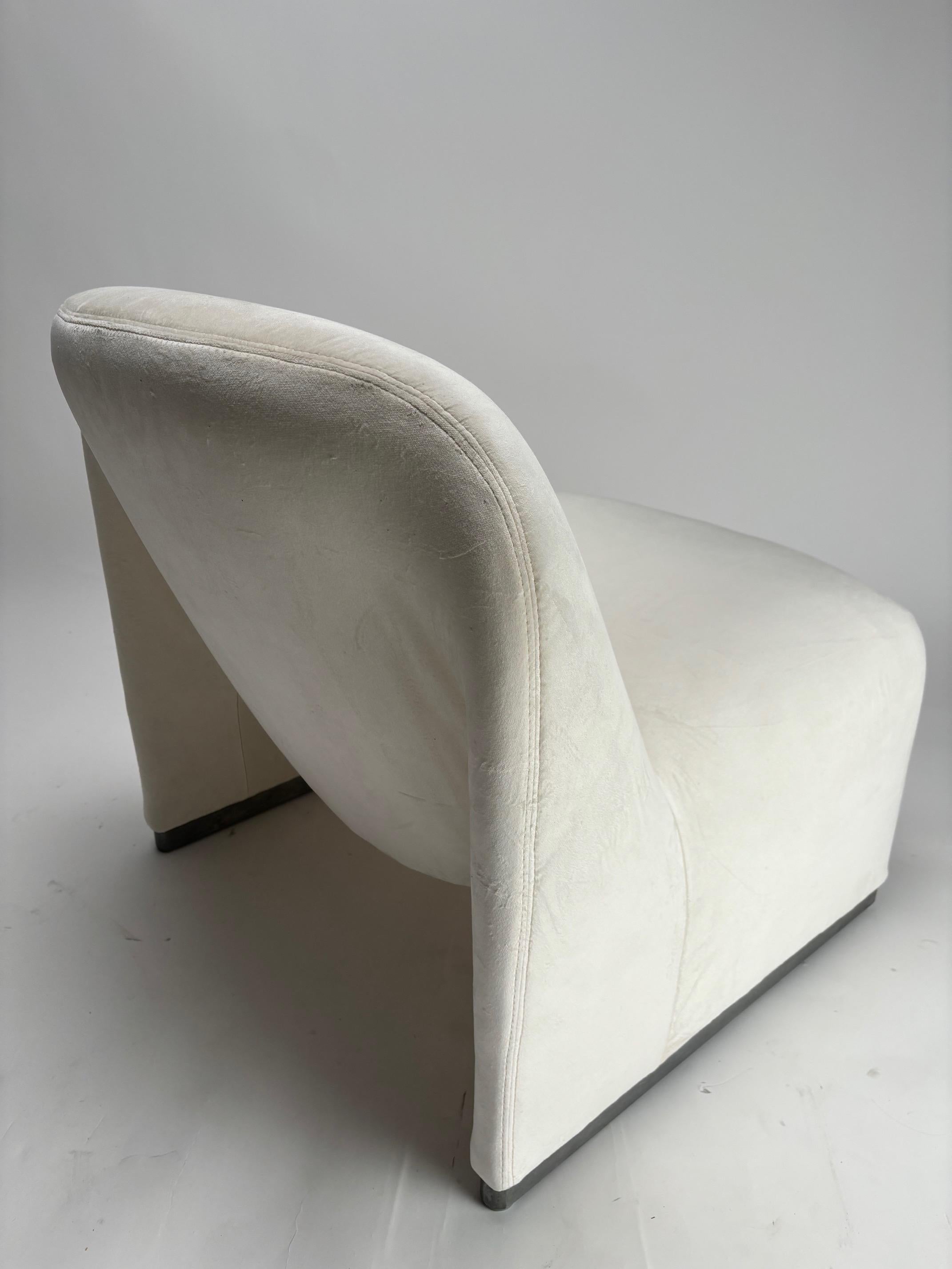 Giancarlo Piretti Alky Lounge Chair in White Velvet for Anonima Castelli, Italy For Sale 2