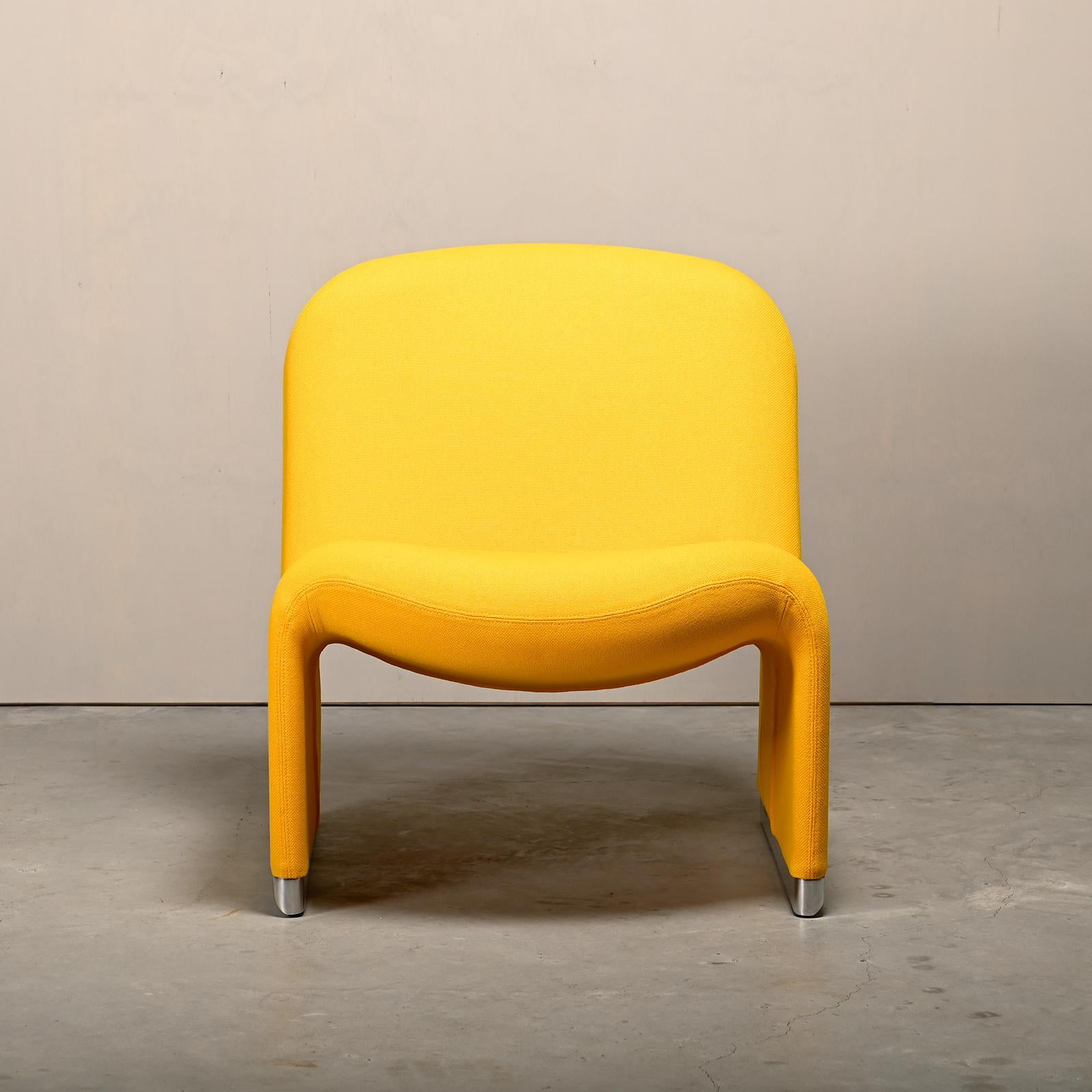 Mid-Century Modern Chaise longue Alky de Giancarlo Piretti en tissu jaune pour Anonima Castelli en vente