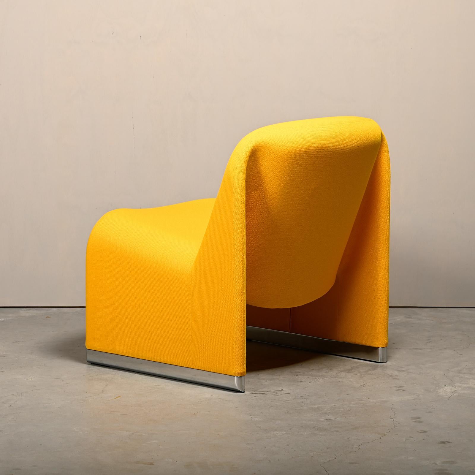 Métal Chaise longue Alky de Giancarlo Piretti en tissu jaune pour Anonima Castelli en vente