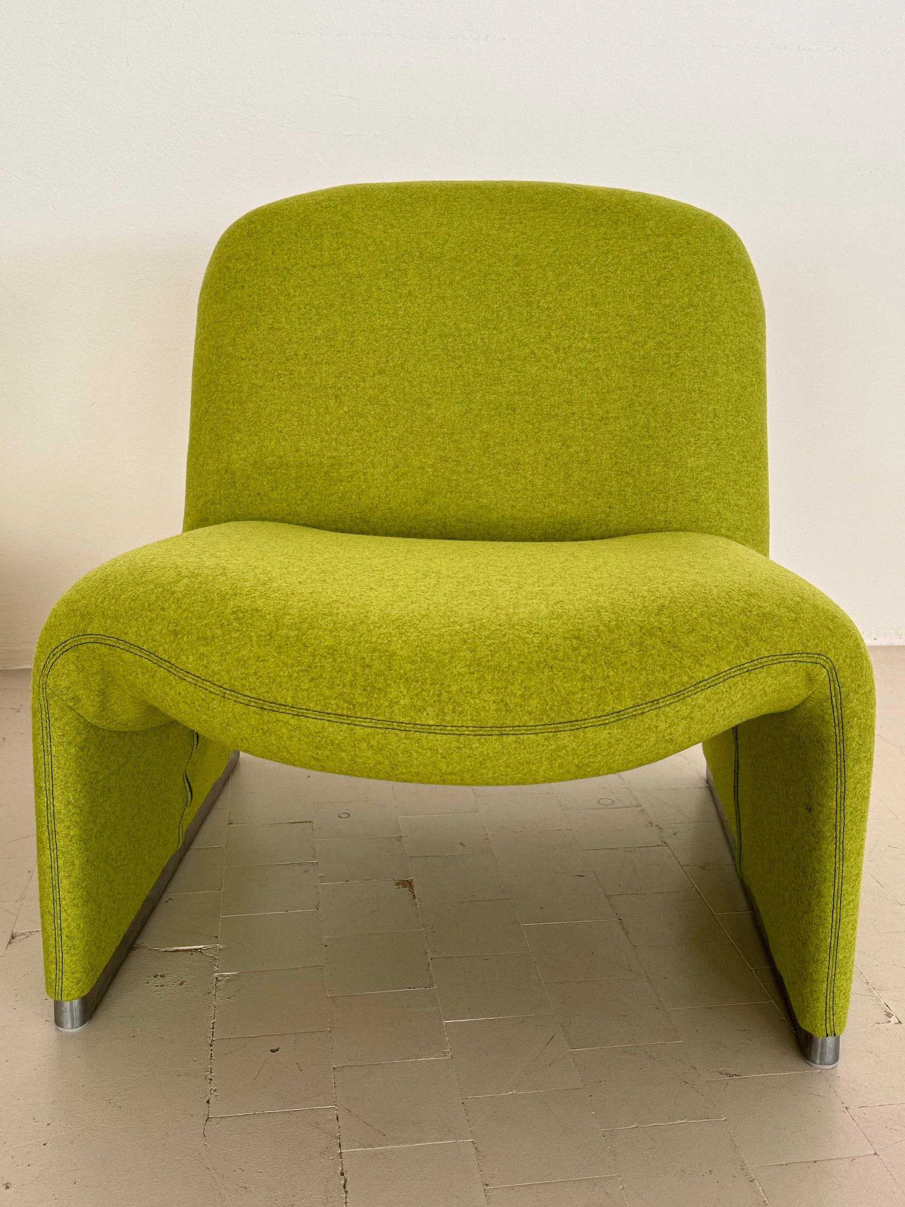 Giancarlo Piretti Alky Lounge Stühle aus grünem Stoff, 2er Set im Zustand „Gut“ im Angebot in Morazzone, Varese