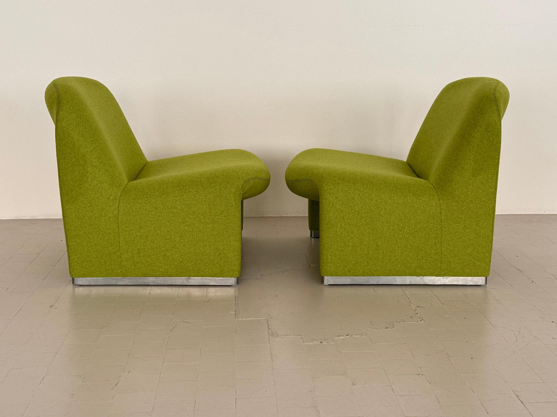 Giancarlo Piretti Alky Lounge Stühle aus grünem Stoff, 2er Set (Aluminium) im Angebot