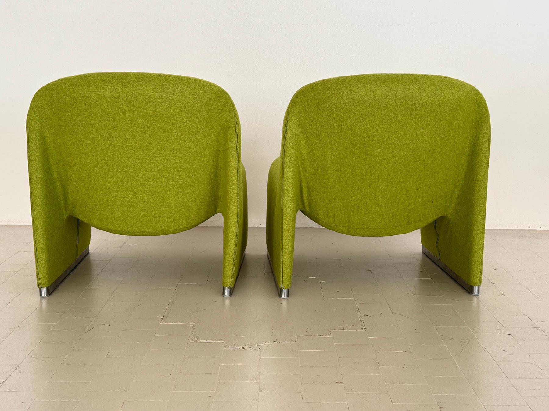 Giancarlo Piretti Alky Lounge Stühle aus grünem Stoff, 2er Set im Angebot 1