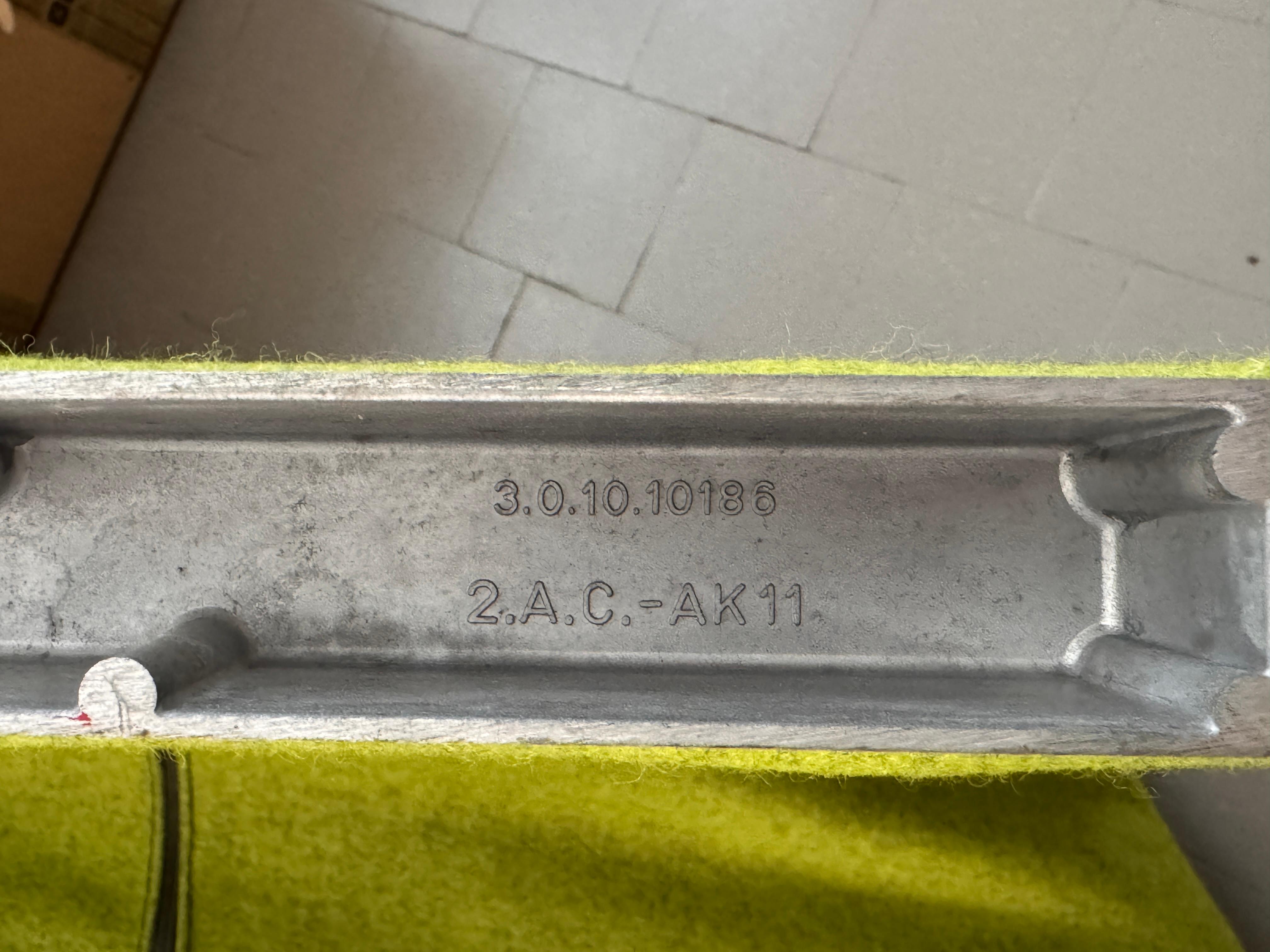 Giancarlo Piretti Alky Lounge Stühle aus grünem Stoff, 2er Set (Aluminium) im Angebot