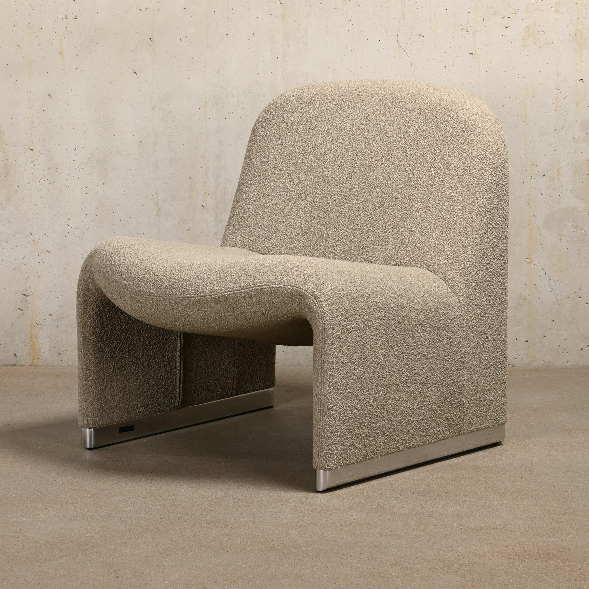 Metal Giancarlo Piretti Alky Lounge Chair in Stone Grey Bouclé Wool, Anonima Castelli For Sale