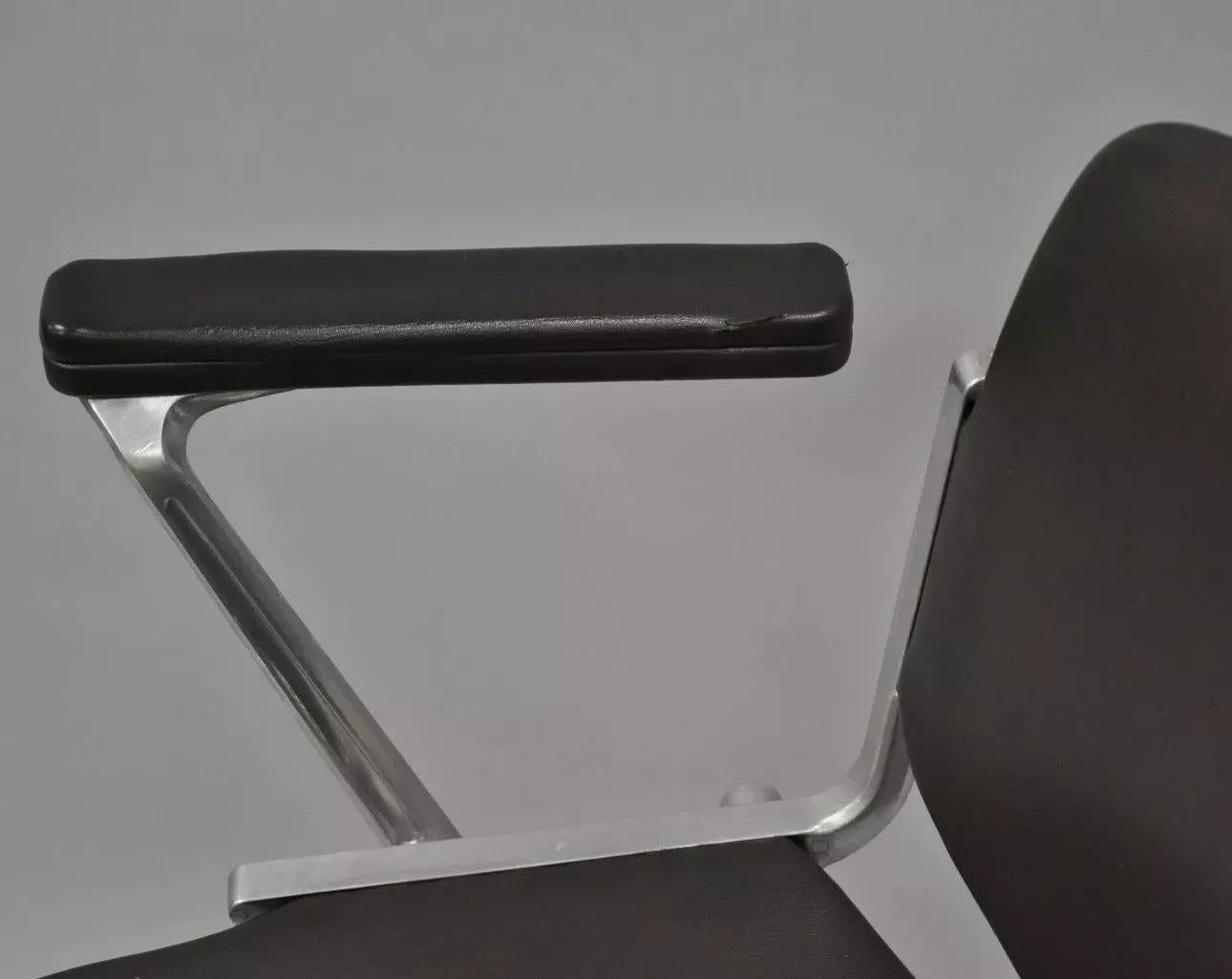 Giancarlo Piretti Castelli Sillones Modernos Italianos de Mitad del Siglo Marrón - Pareja siglo XX en venta