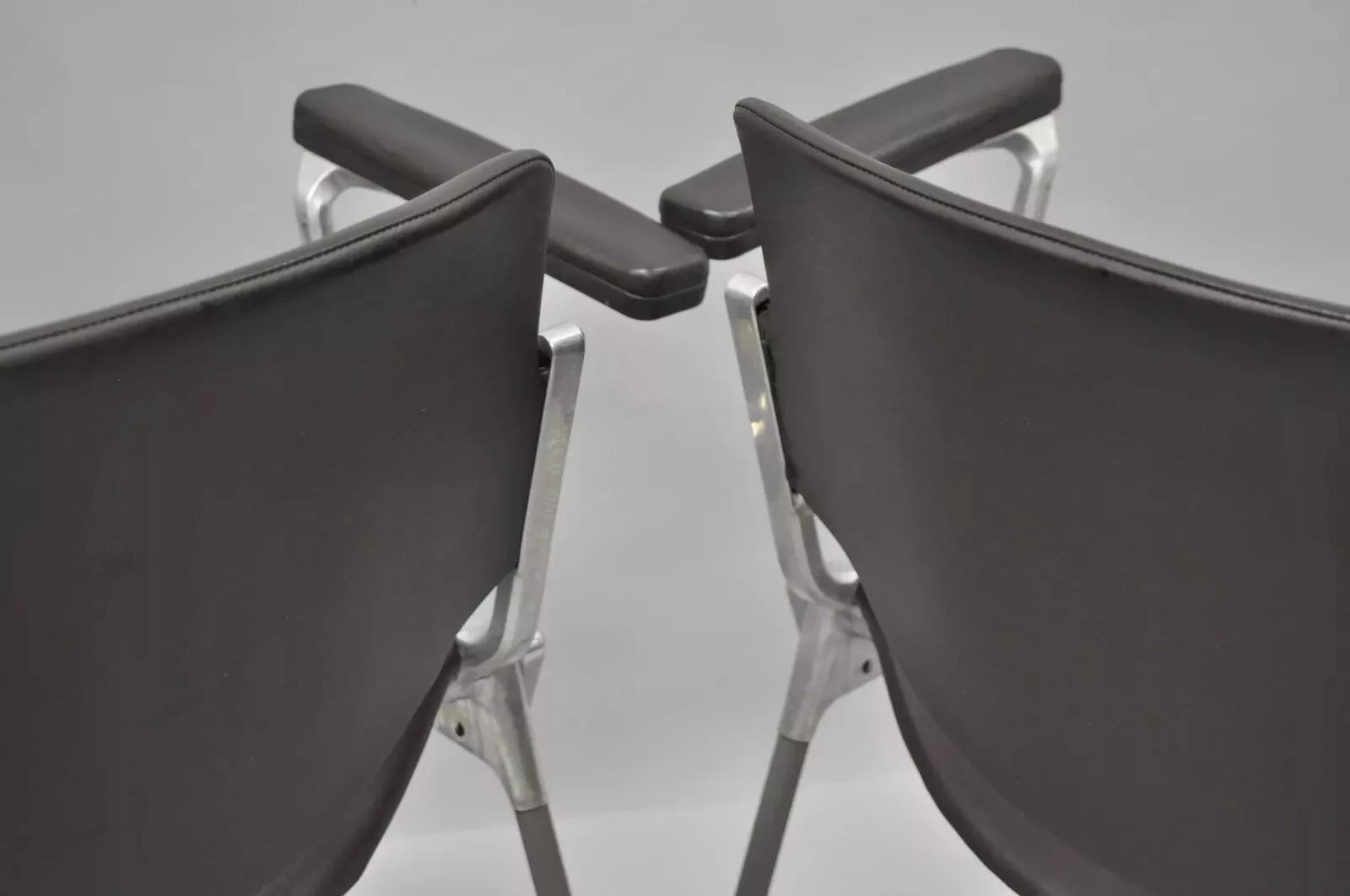 Giancarlo Piretti Castelli Sillones Modernos Italianos de Mitad del Siglo Marrón - Pareja en venta 1