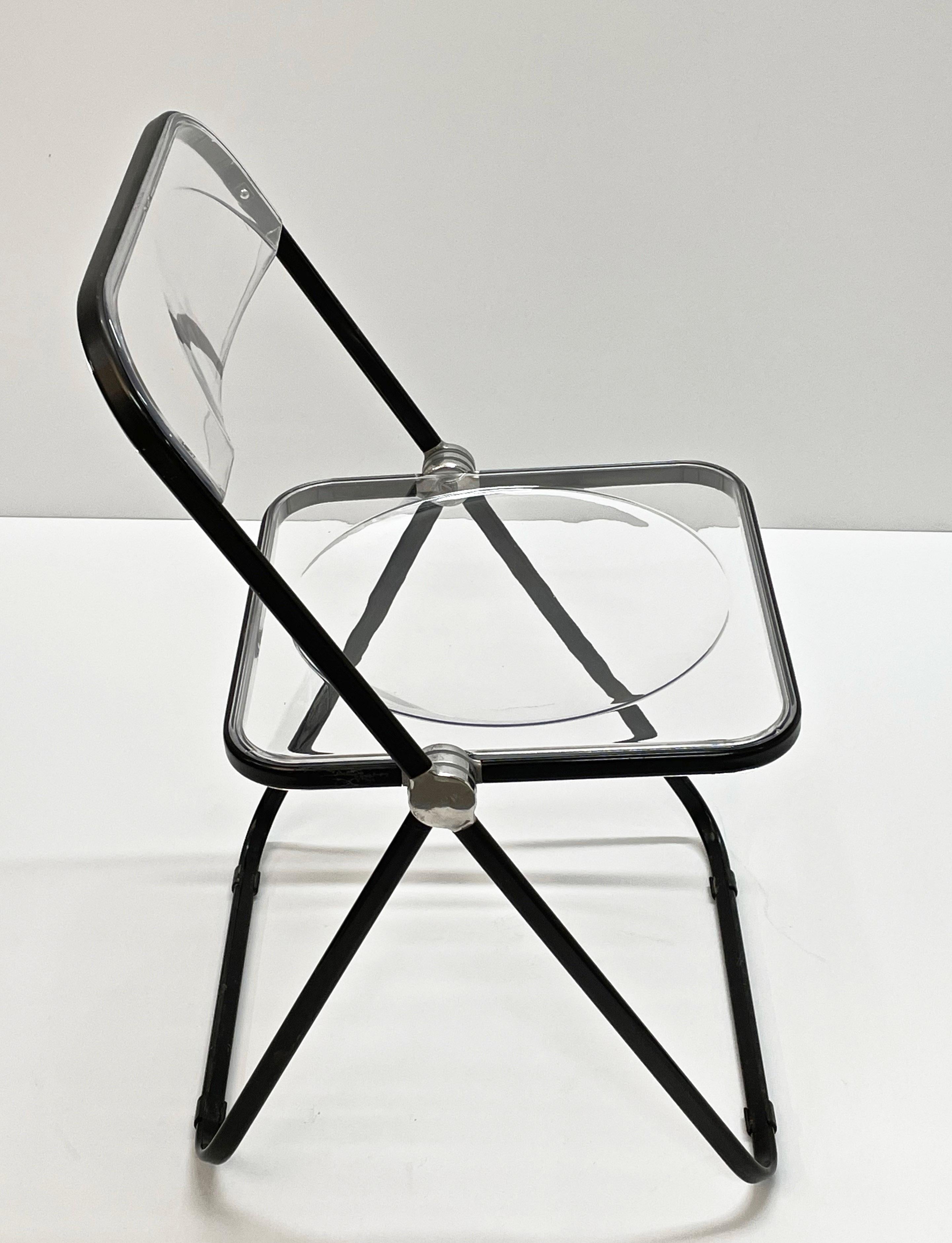 Peint à froid Chaise pliante italienne « Plia » en lucite transparente de Giancarlo Piretti pour Castelli, 1970