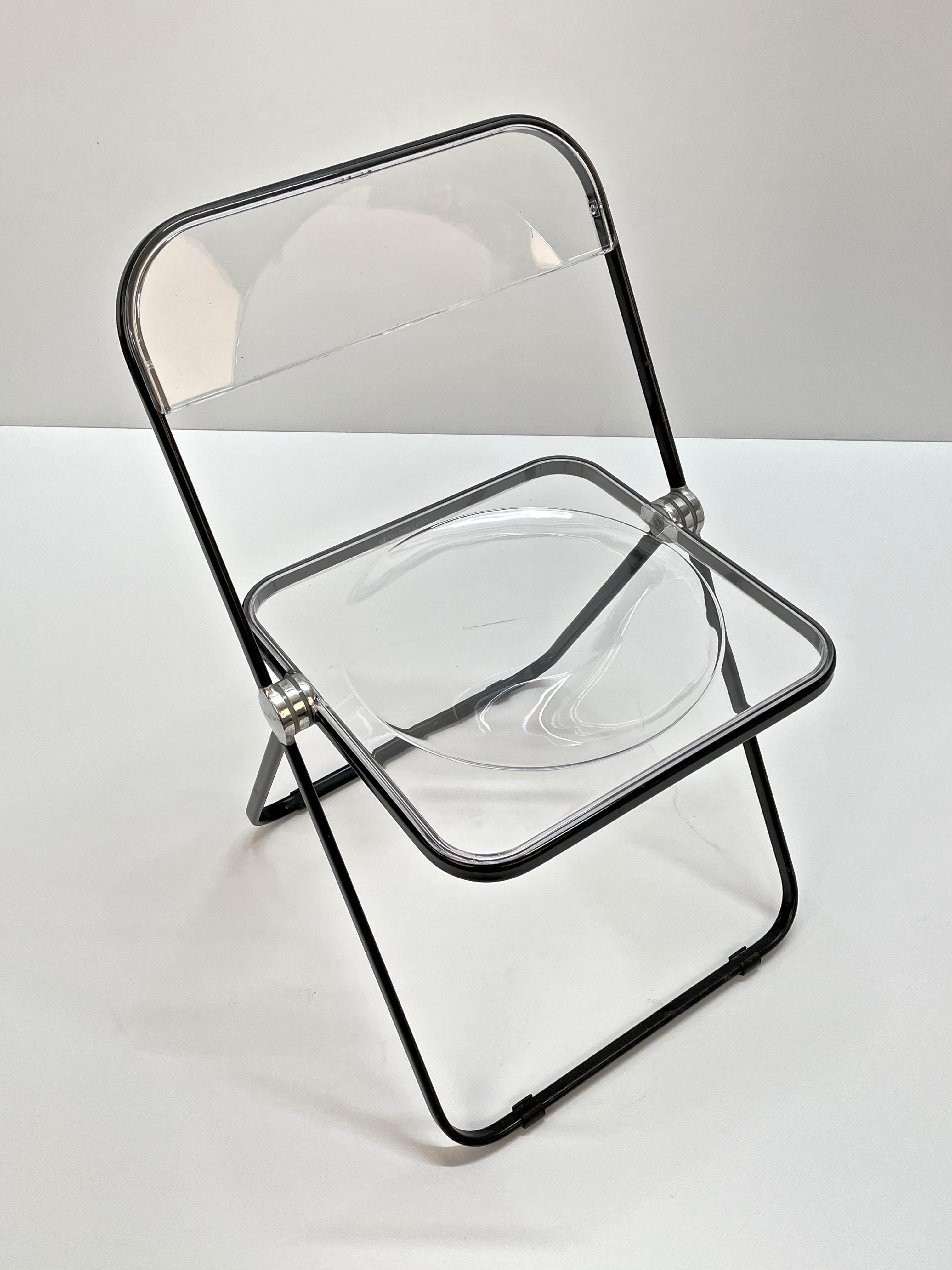 20ième siècle Chaise pliante italienne « Plia » en lucite transparente de Giancarlo Piretti pour Castelli, 1970