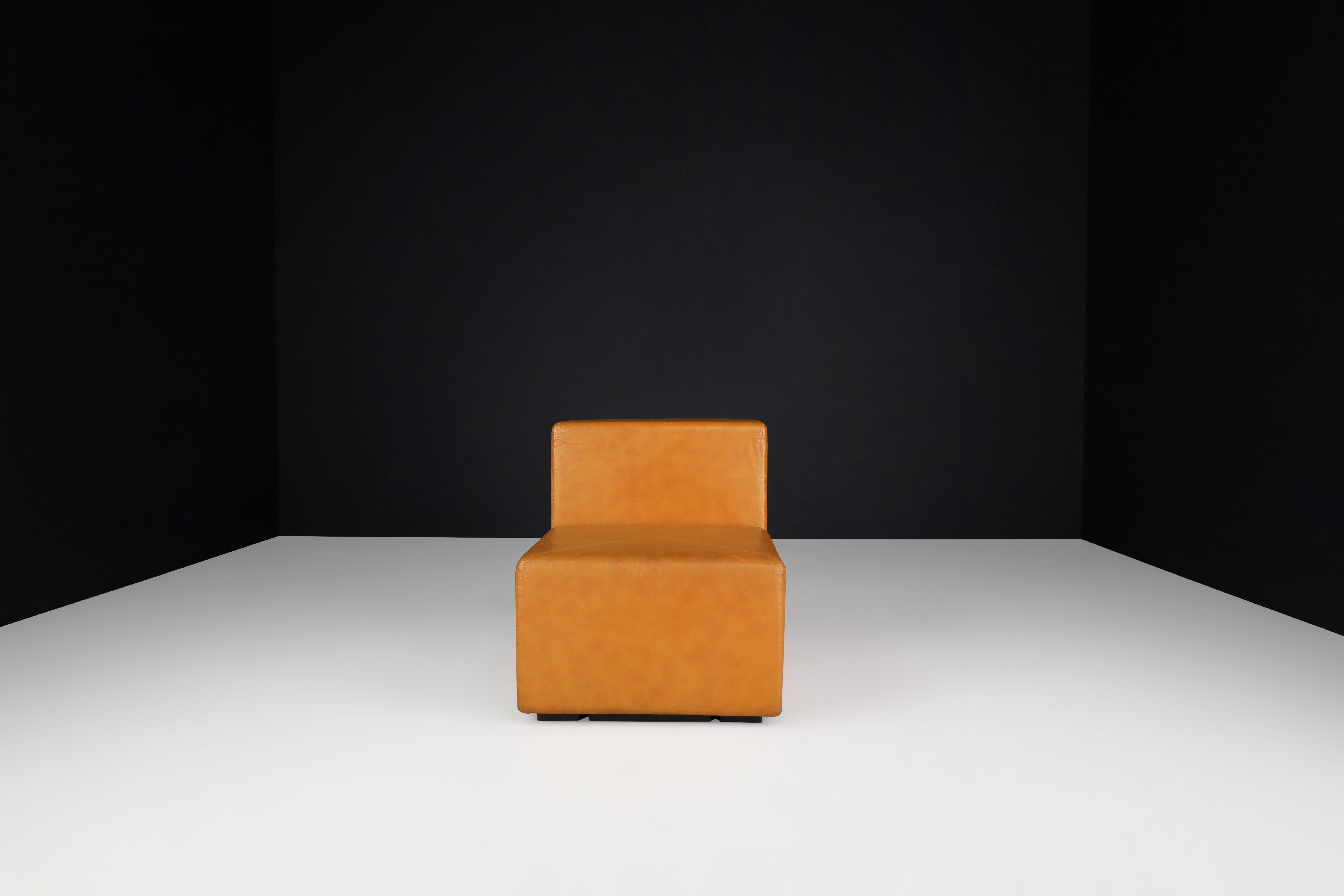 Giancarlo Piretti for Anonima Castelli Cognac Leather Modular 'Sistema 61' Sofa For Sale 8
