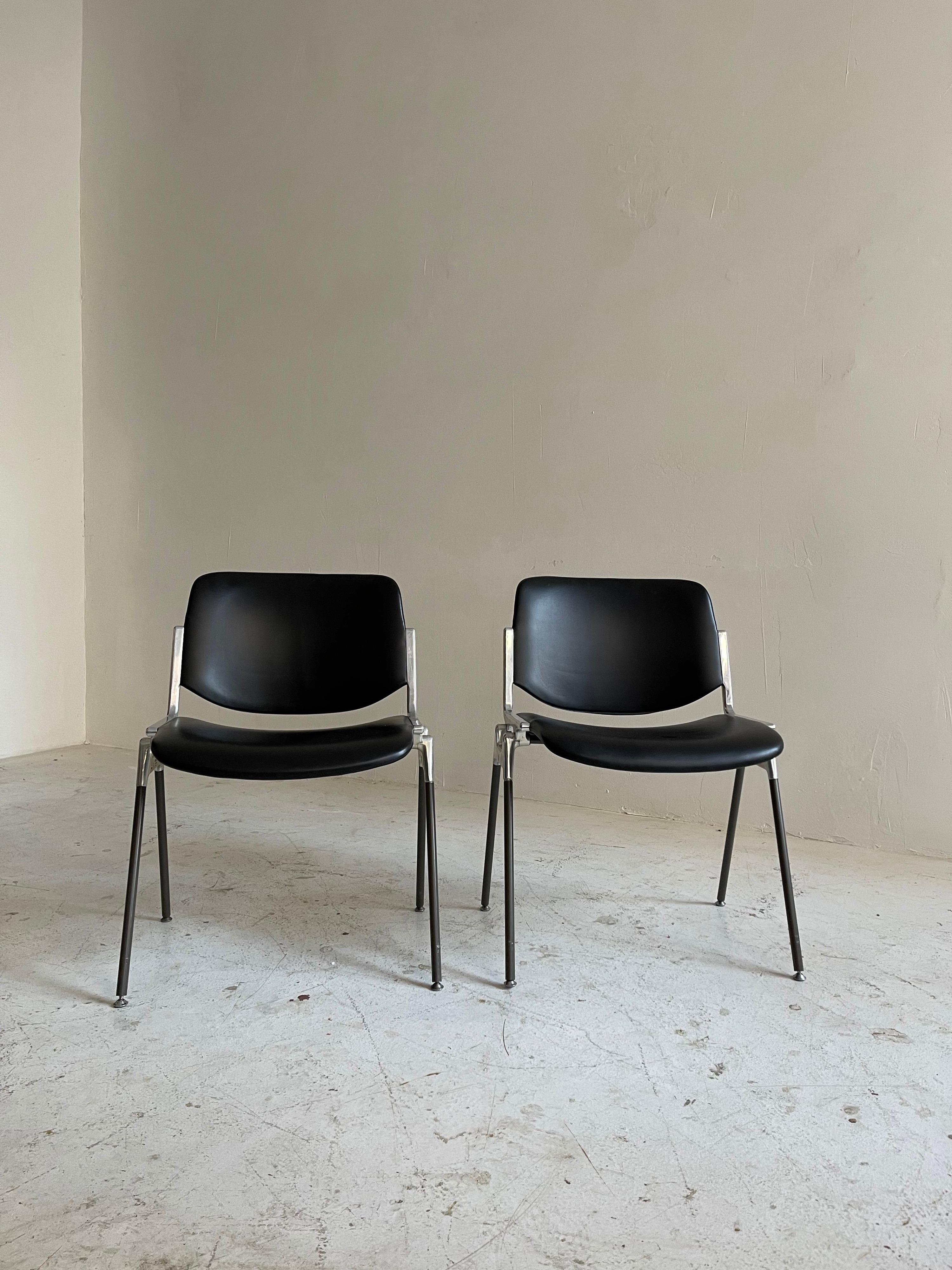 Giancarlo Piretti for Castelli DSC 106 Chairs, Italy 1970 For Sale 4