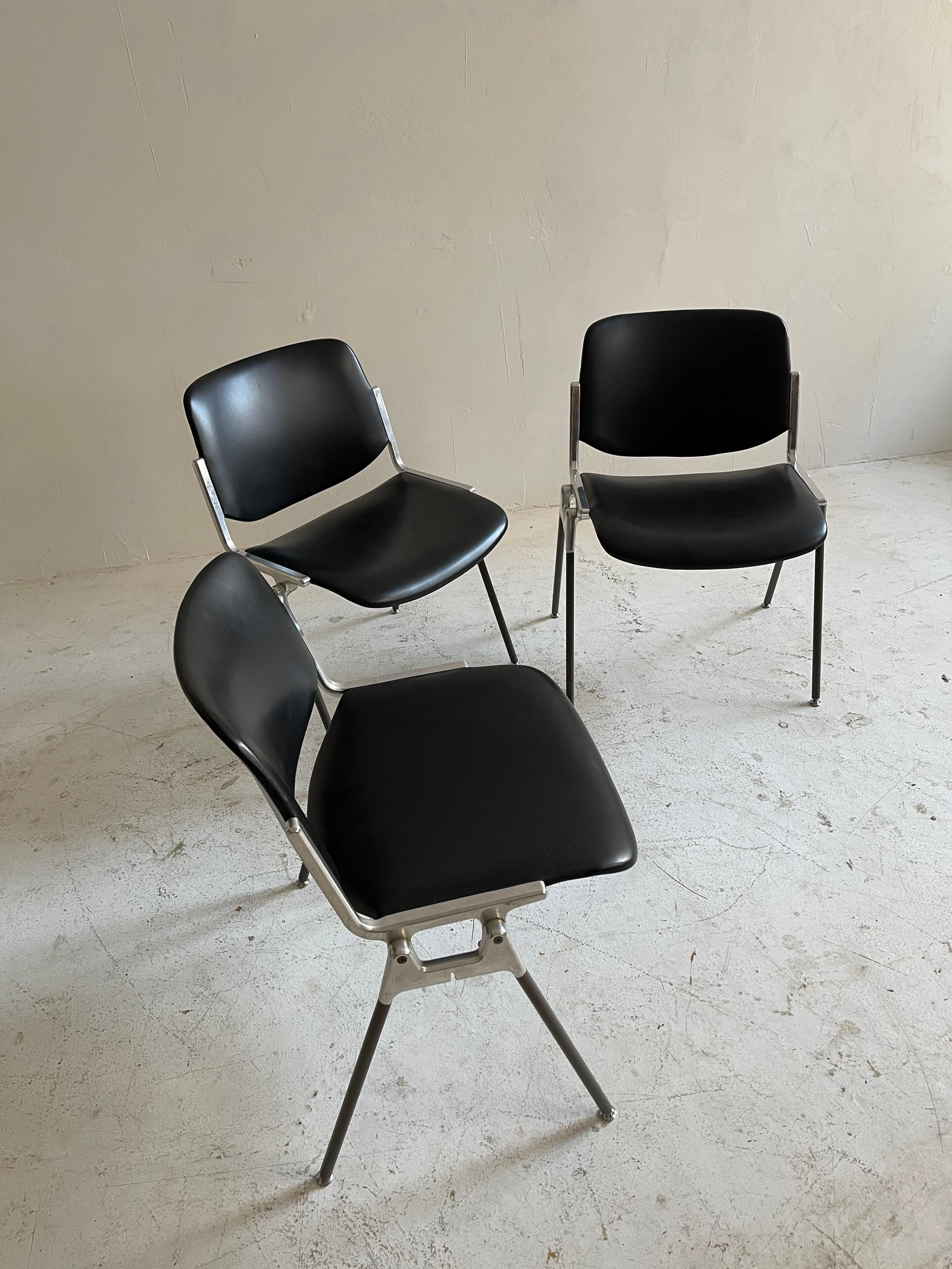 Giancarlo Piretti for Castelli DSC 106 Chairs, Italy 1970 For Sale 5