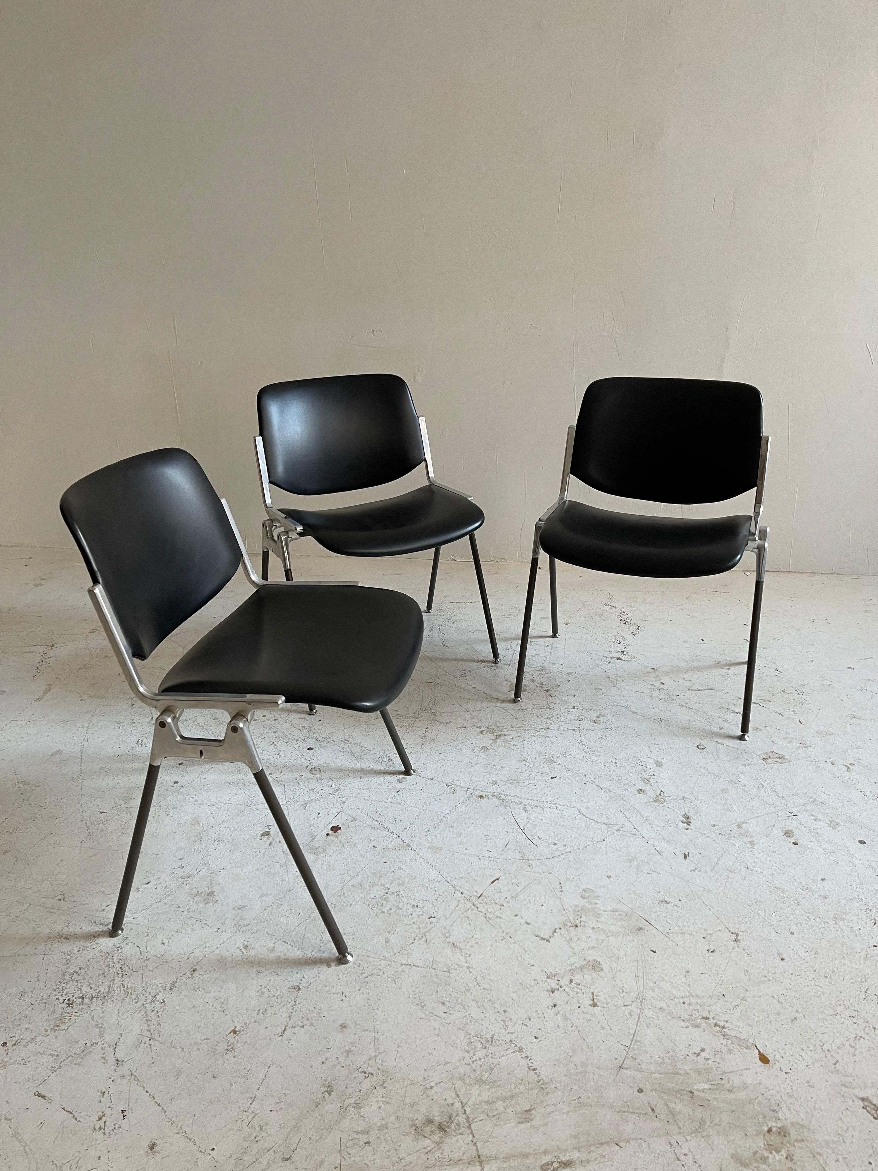 Giancarlo Piretti for Castelli DSC 106 Chairs, Italy 1970 For Sale 8