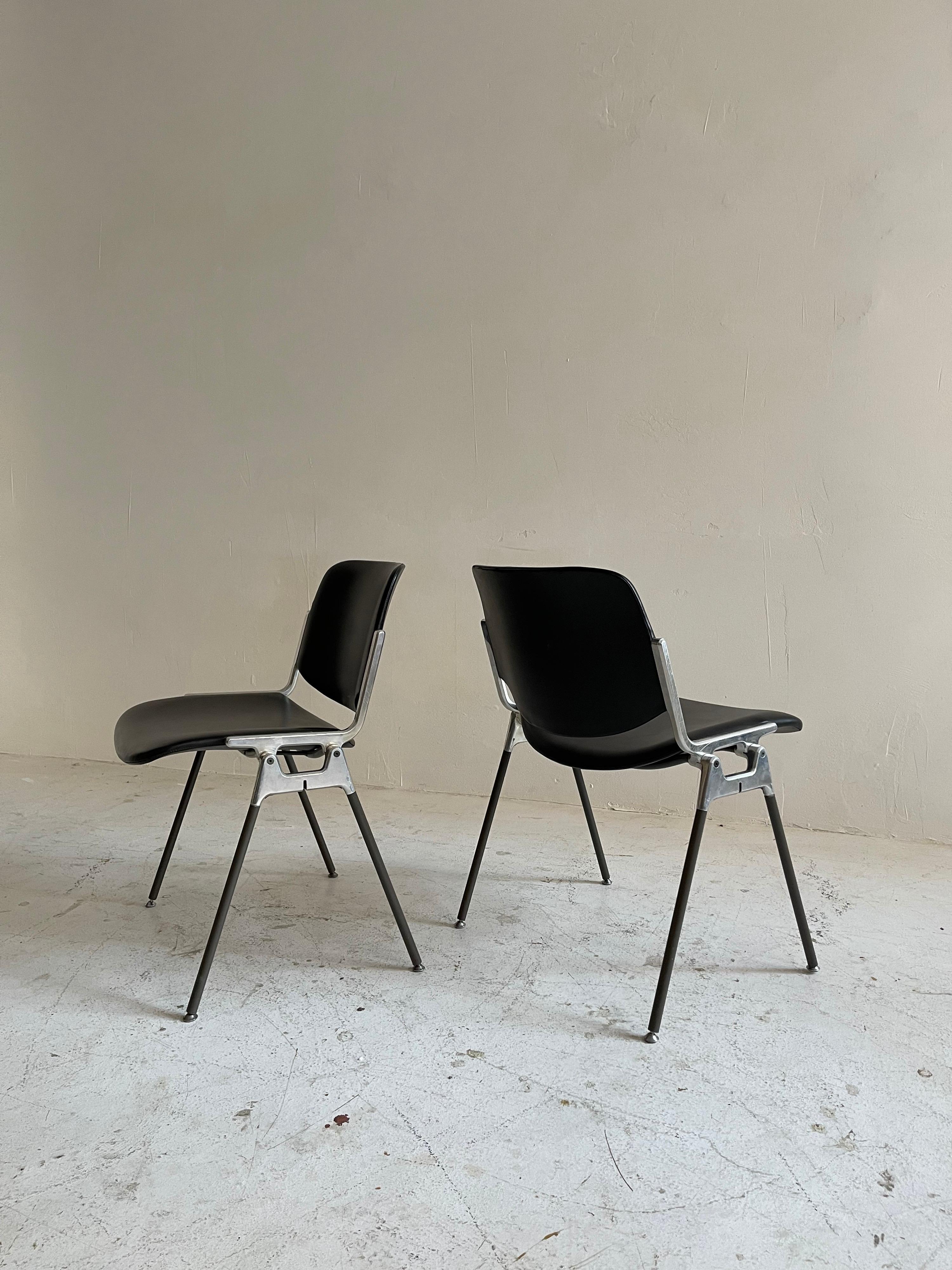 Metal Giancarlo Piretti for Castelli DSC 106 Chairs, Italy 1970 For Sale