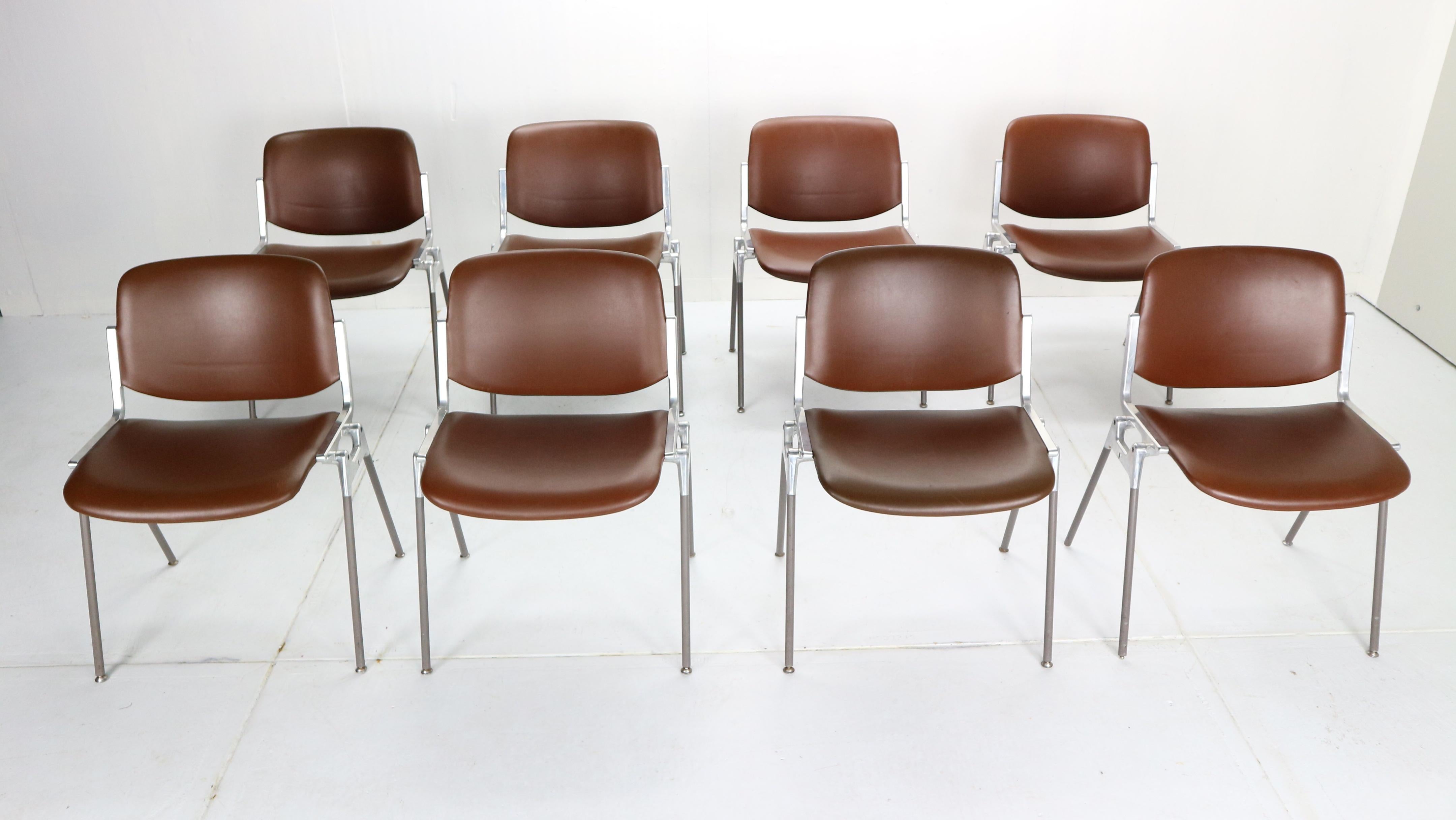 Mid-Century Modern Giancarlo Piretti for Castelli Set of 8 Dinning Chairs 