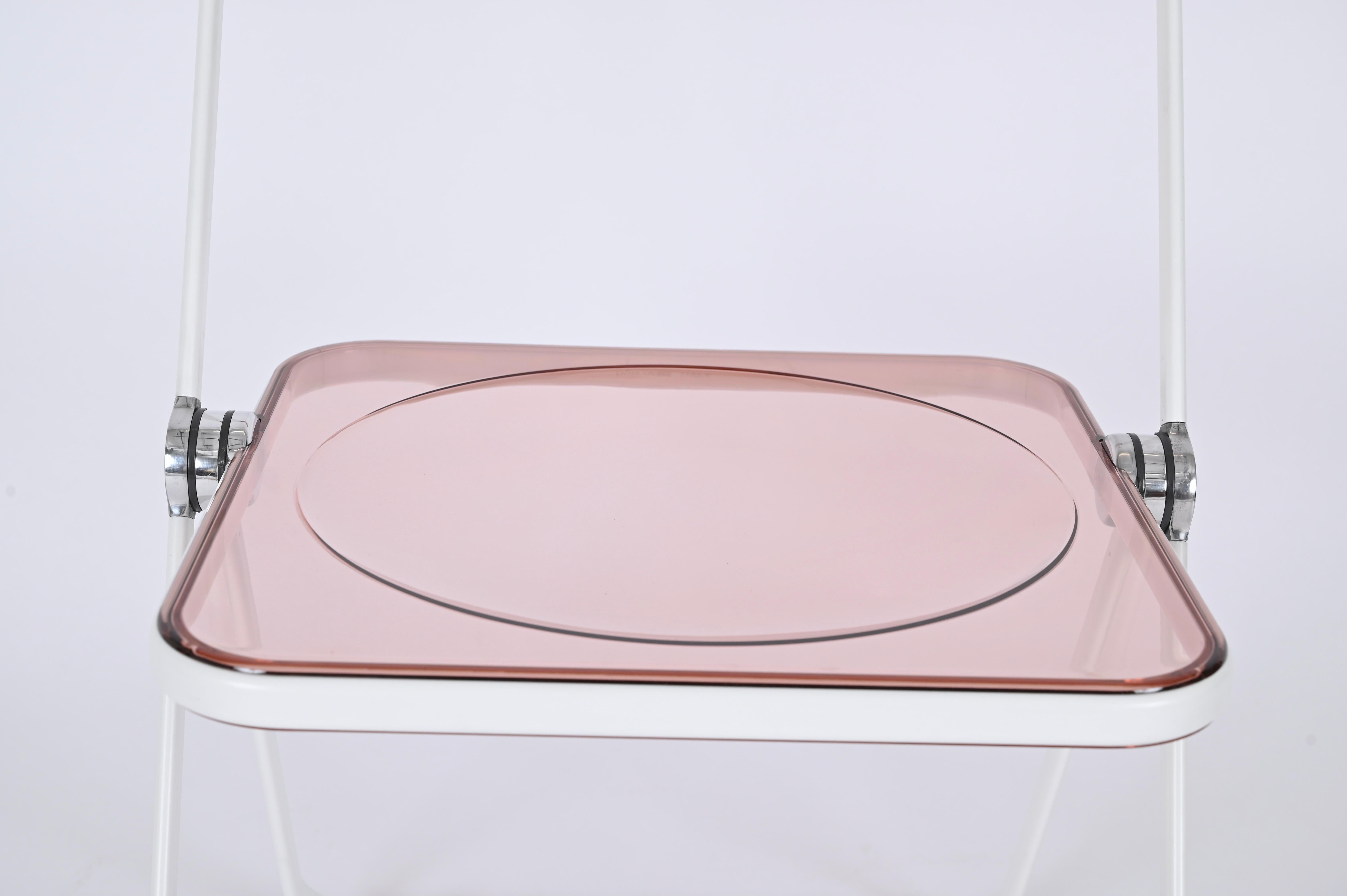 20th Century Giancarlo Piretti Lucite Pink and White Folding Plia Chairs for Castelli, 1970s For Sale