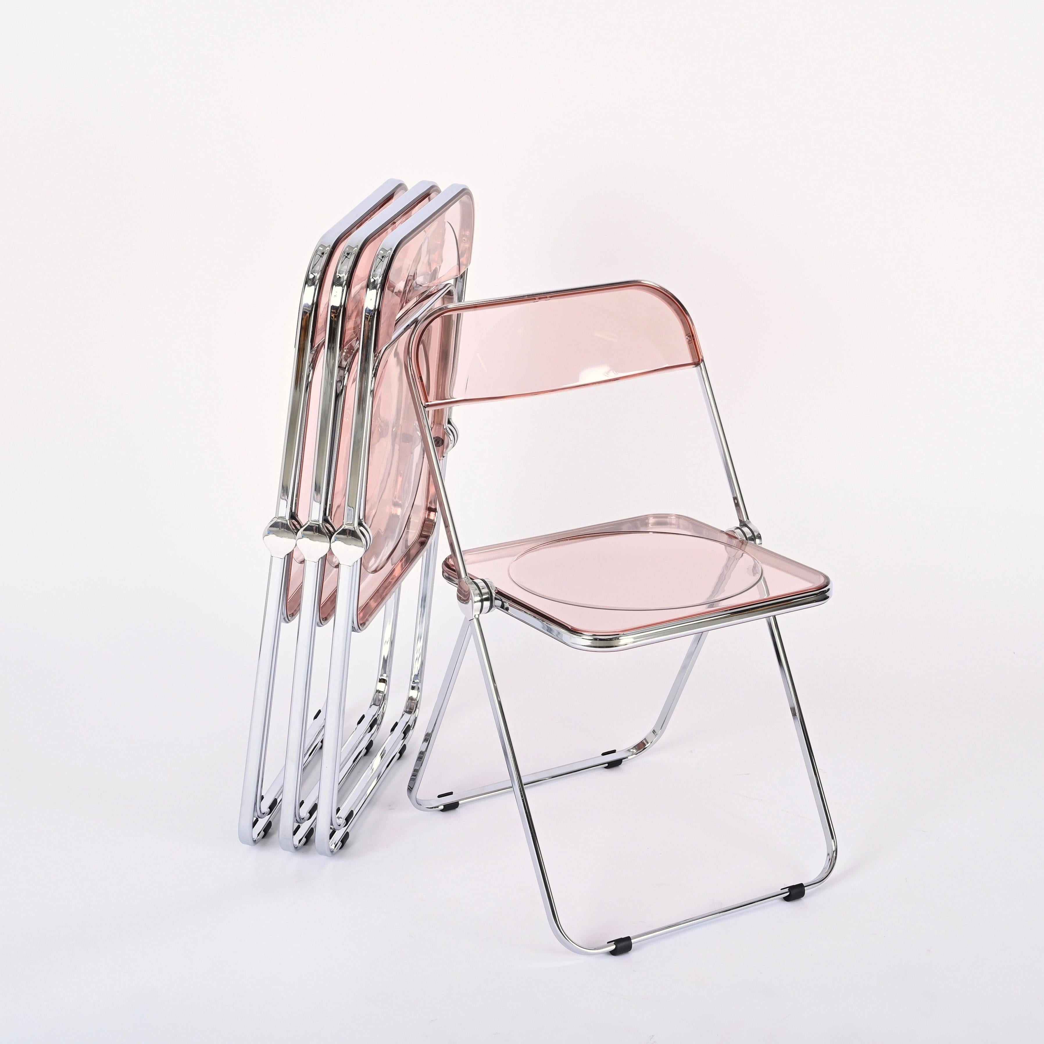 20ième siècle Ensemble de 4 chaises Plia rose lucite et chrome Piretti pour Castelli, Italie, années 1970 en vente