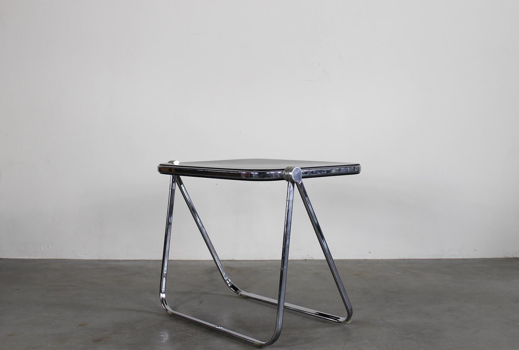 Post-Modern Giancarlo Piretti Platone Folding Table in Steel and Black Polyurethane 1970s 