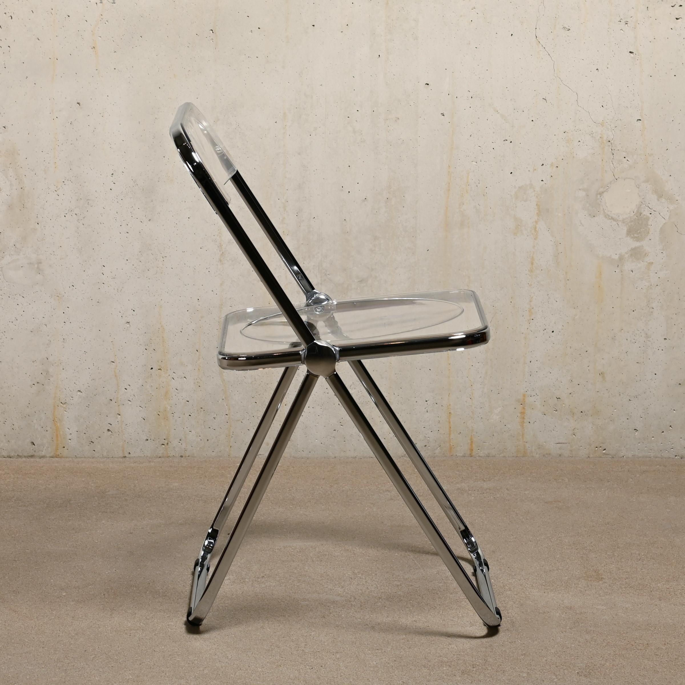 Italian Giancarlo Piretti Plia Folding Chair in Lucite and Chrome for Castelli, Italy For Sale