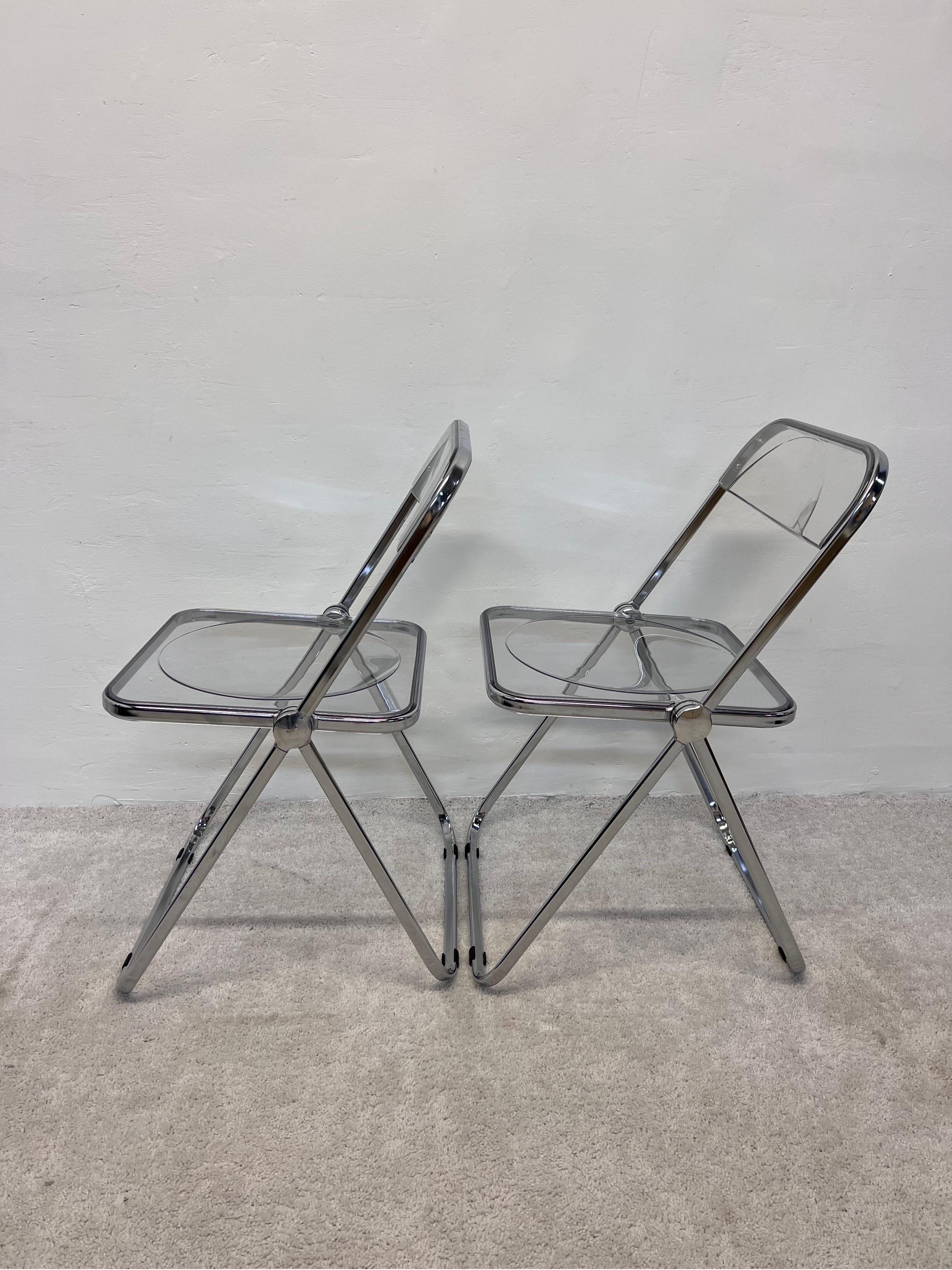 Giancarlo Piretti Plia Folding Chairs for Castelli - set of Two In Good Condition In Miami, FL