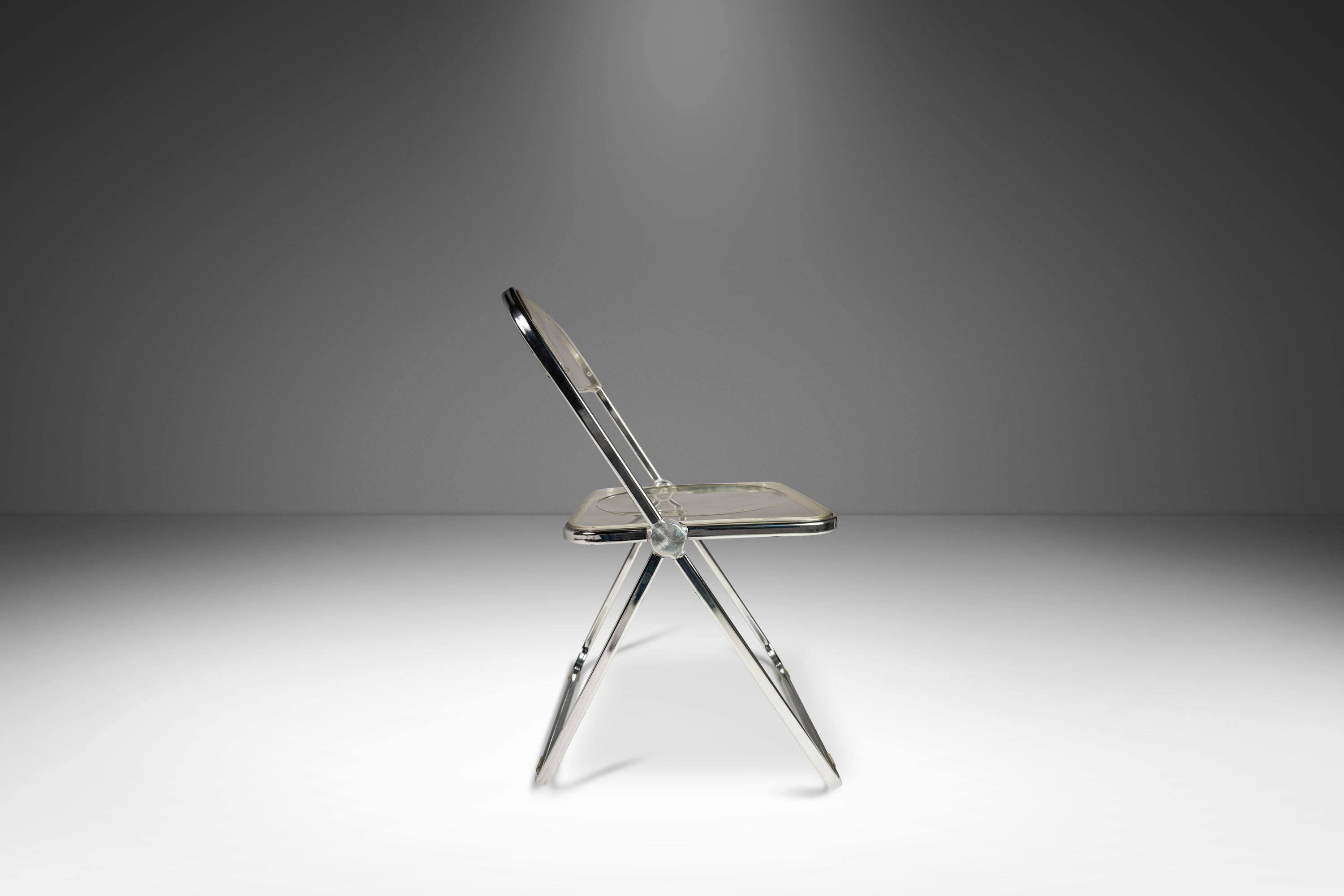Giancarlo Piretti Plia Lucite & Chrome Folding Chair for Anonima Castelli, 1970s In Good Condition For Sale In Deland, FL