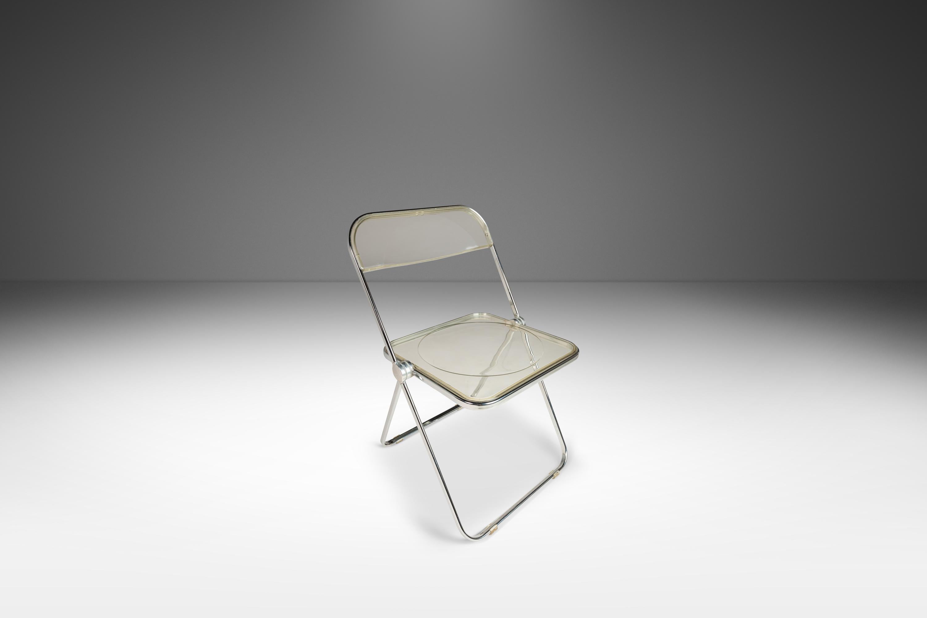 Late 20th Century Giancarlo Piretti Plia Lucite & Chrome Folding Chair for Anonima Castelli, 1970s For Sale