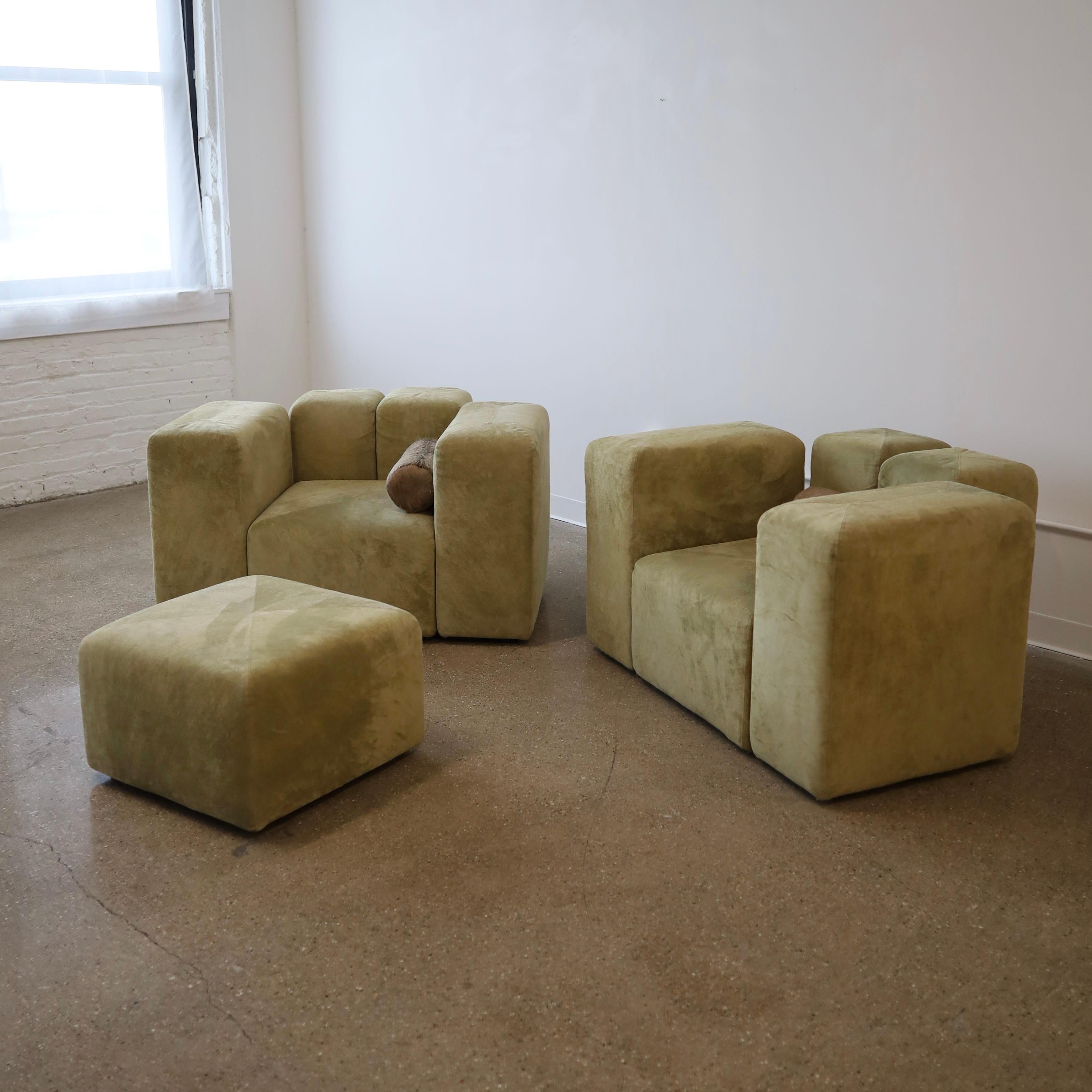 Mid-Century Modern Chaises longues et pouf Sistema 61 de Giancarlo Piretti en daim Holly Hunt