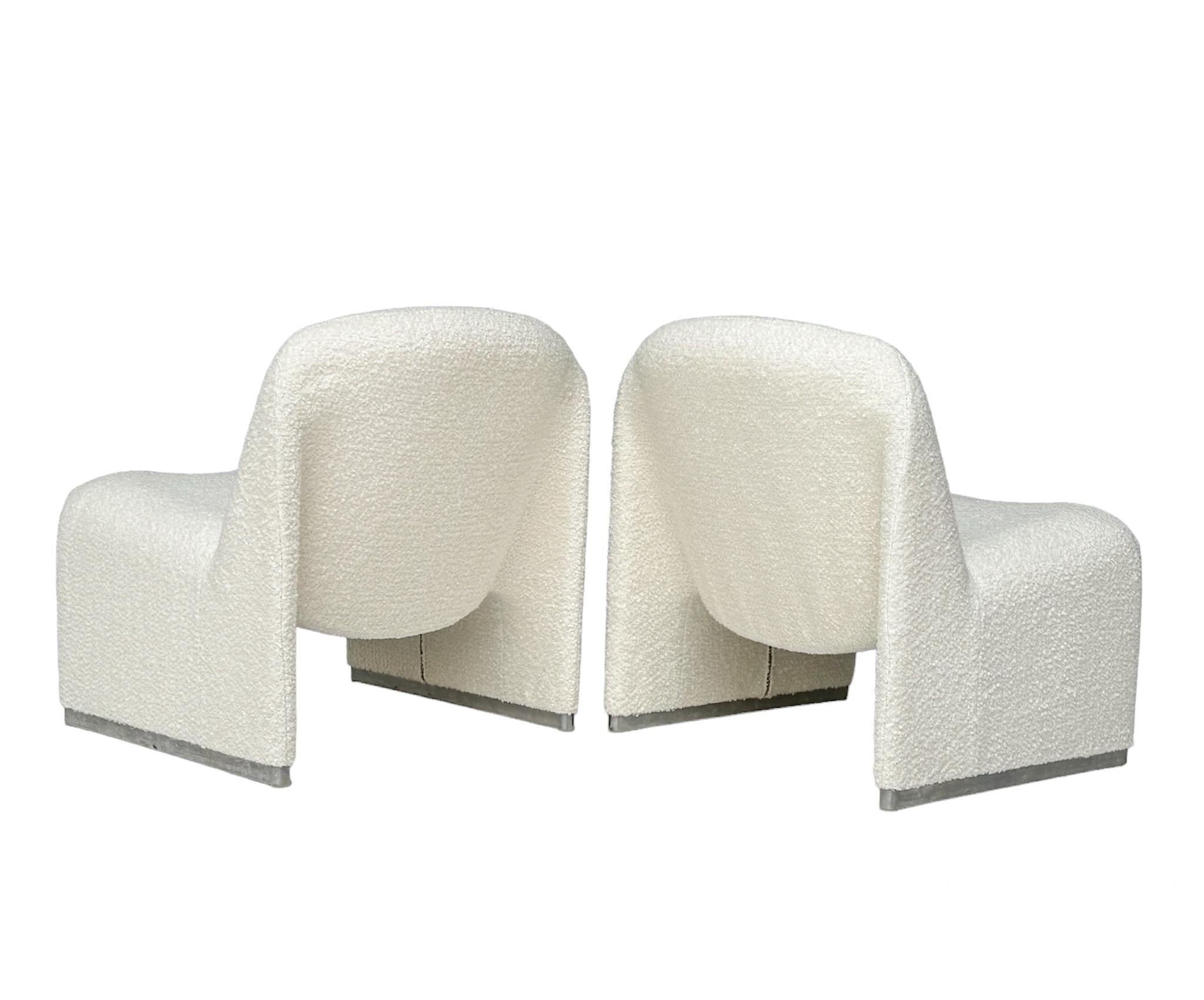 Fine XX secolo Giancarlo Piretti Due poltrone Alky moderne di metà secolo in Bouclé, anni '70 in vendita